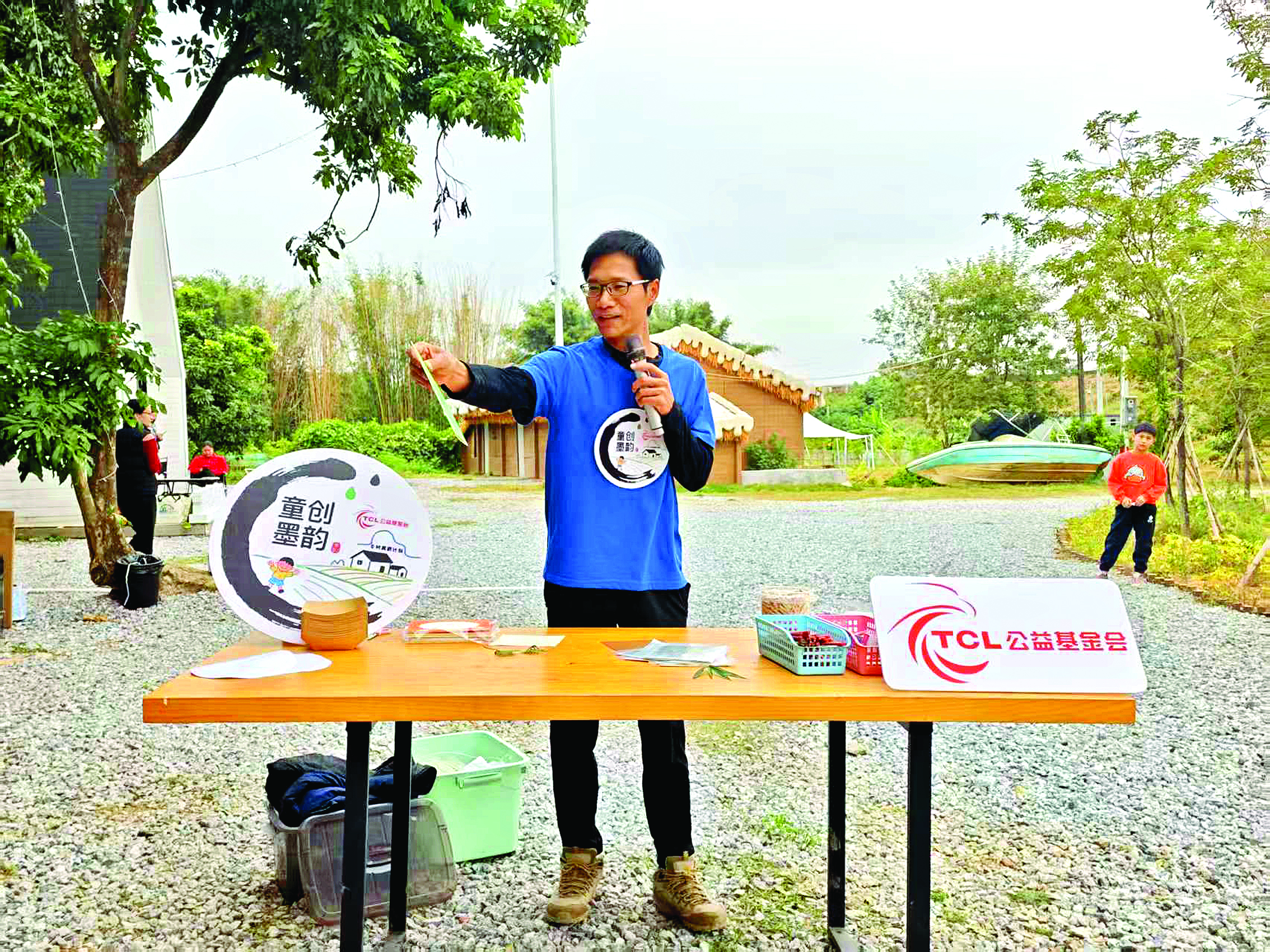     陆明亮在墨园村开展研学活动。惠州日报记者马海菊 摄