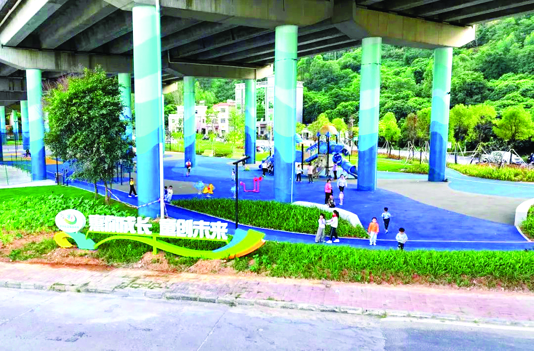     潼湖镇文体公园为居民增添休闲娱乐好去处。