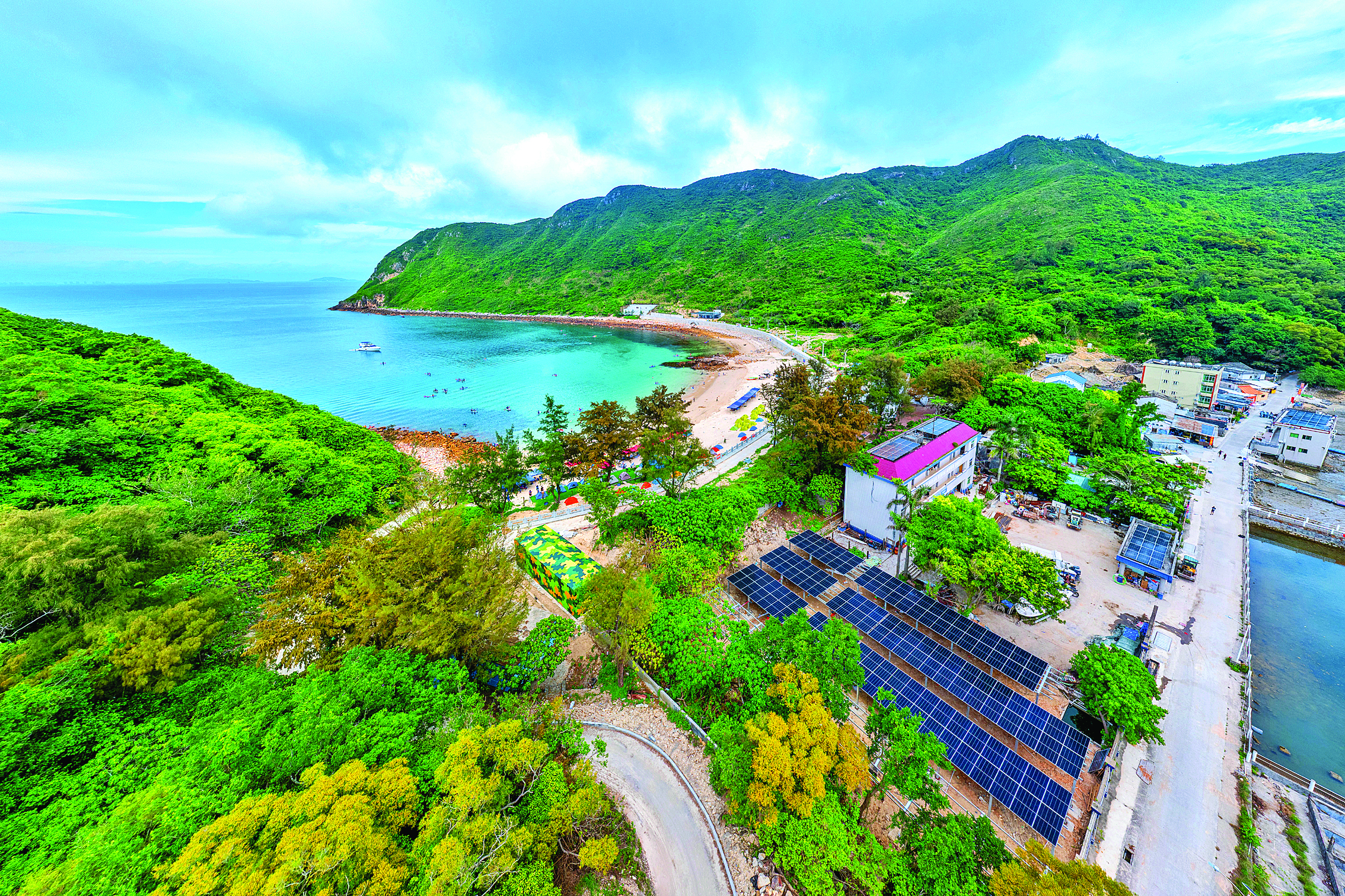     惠州供电局在三门岛建成广东省首个100%新能源多能互补海岛微电网，为海岛微电网建设提供“惠州样本”。