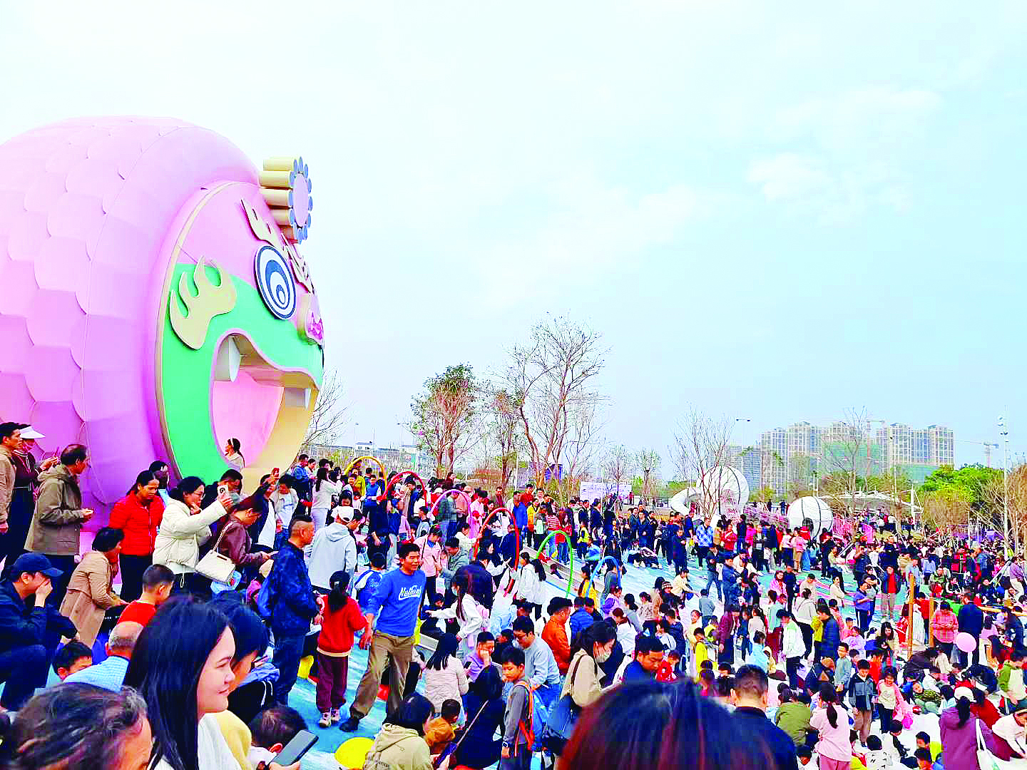     元旦假期首日，惠州市重点民生工程市儿童公园开门迎客，成为新晋遛娃打卡地。通讯员杨丽萍 摄