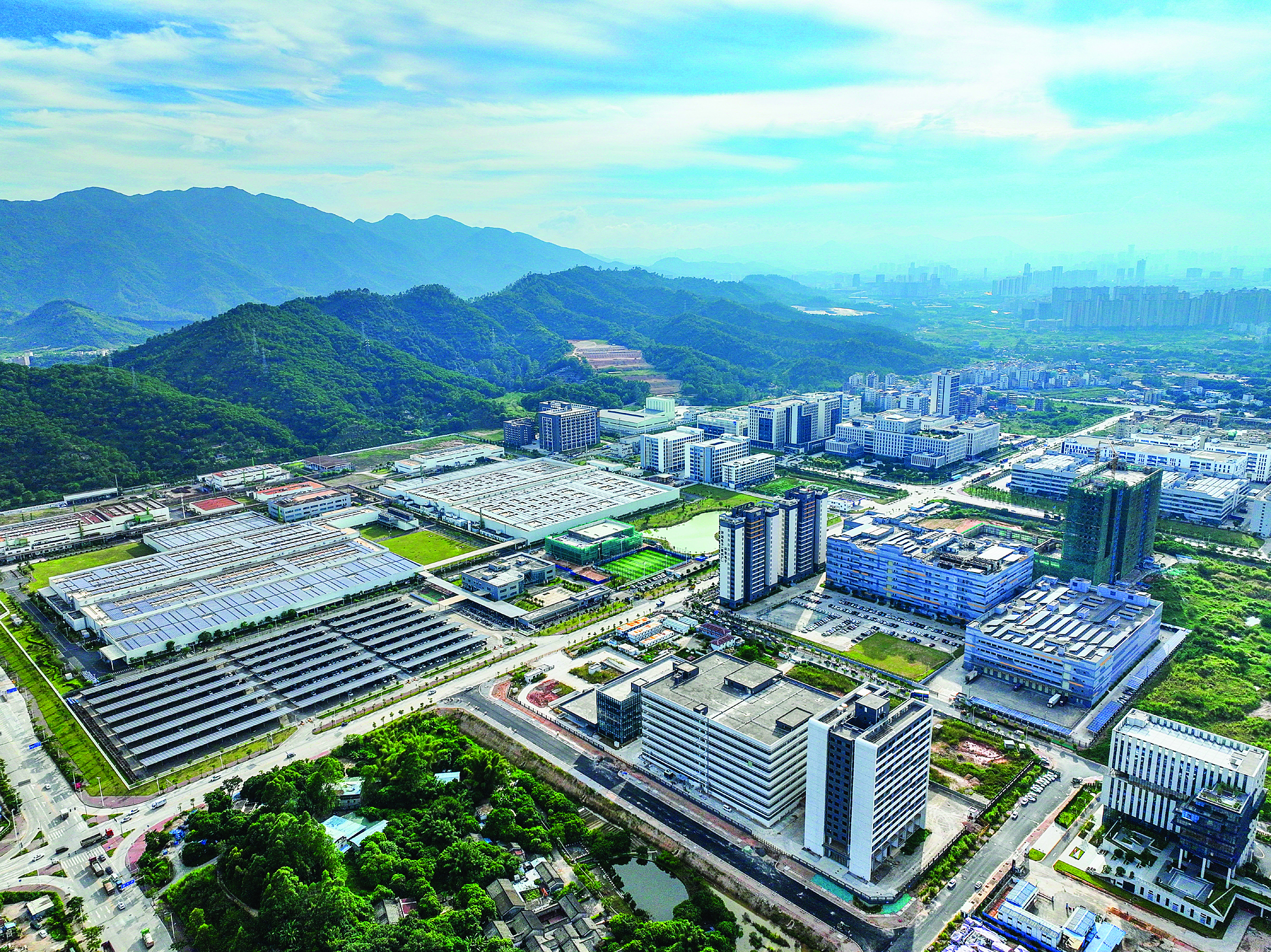     航拍大亚湾新兴产业园。惠州日报记者黄旭新 摄