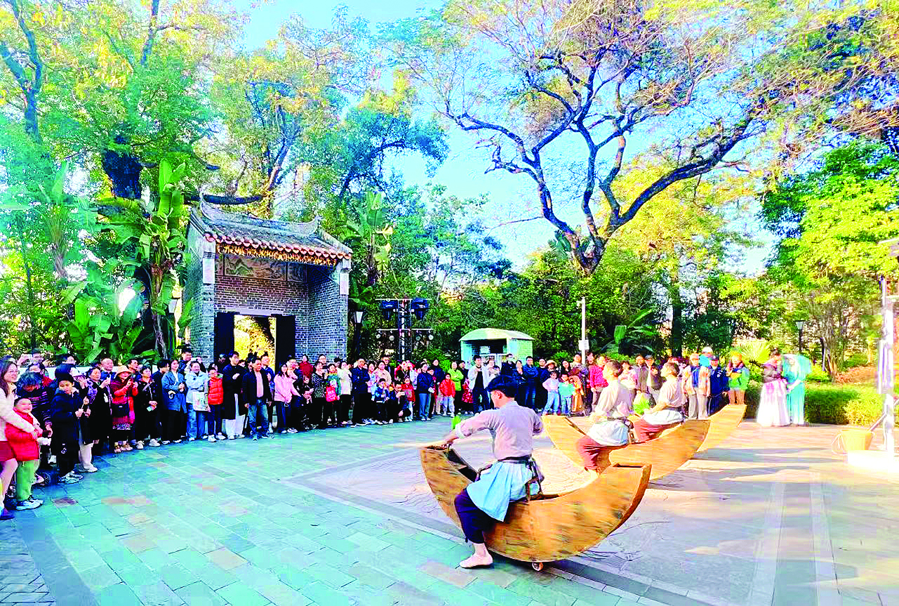     东坡祠景区吸引众多游客。惠州日报记者谢菁菁 通讯员苗明明 摄