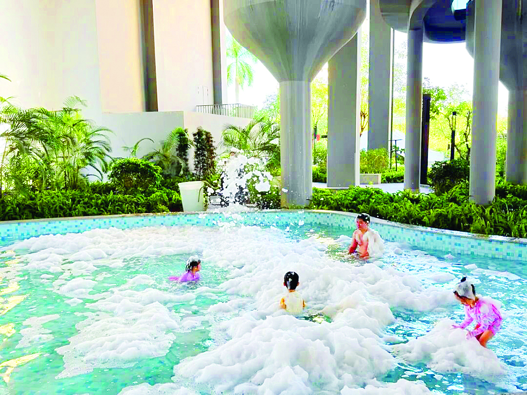     龙门温泉景区泡泡池备受青睐。惠州日报记者黄宇翔 通讯员龙融心 摄