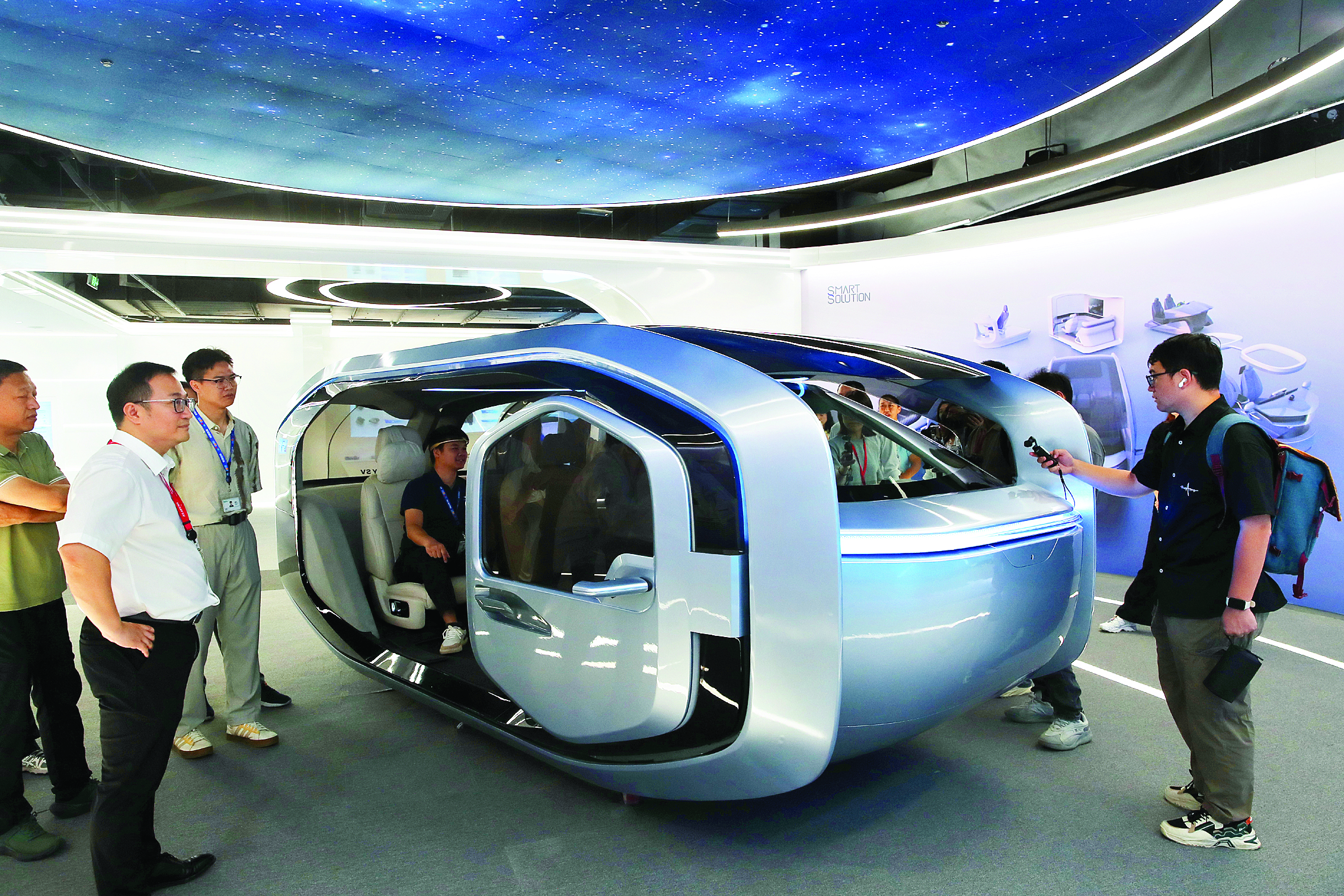     德赛西威推出的智能驾驶舱。惠州日报记者钟畅新 摄