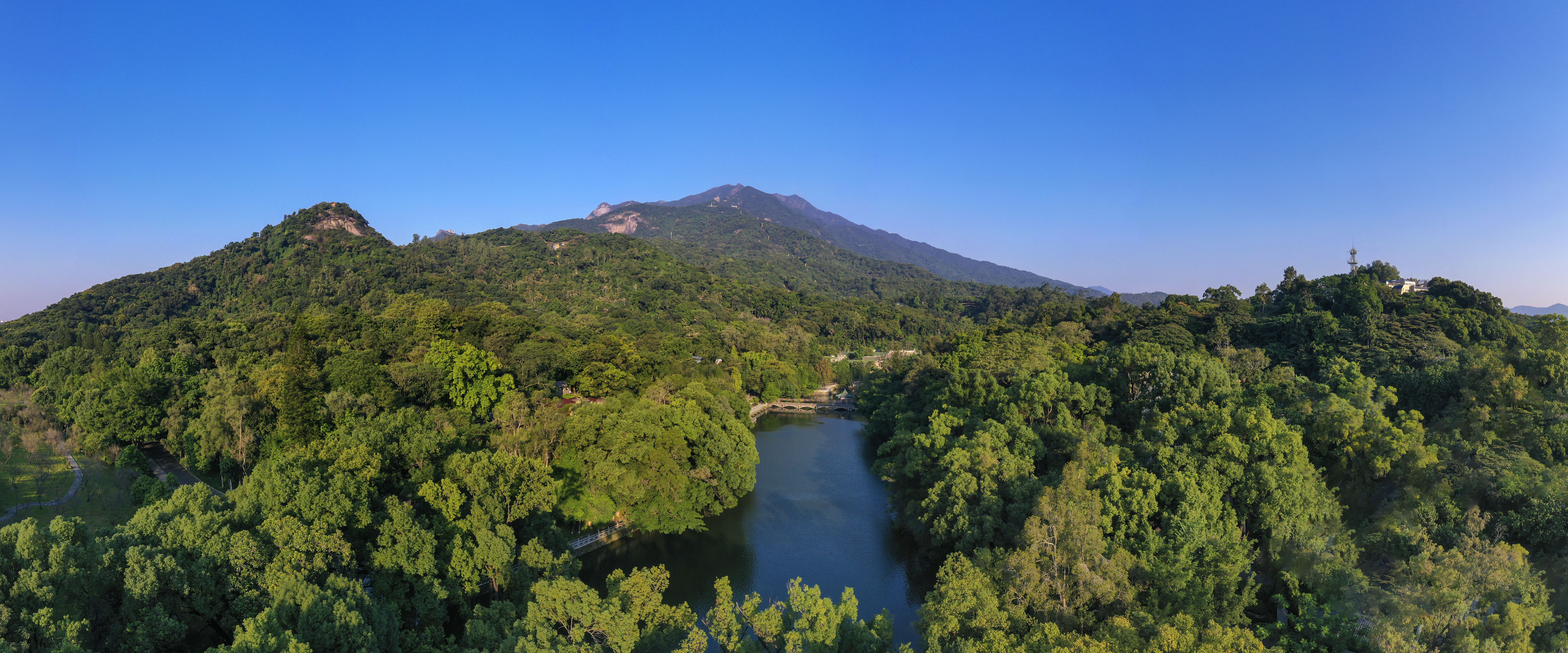 <p>    罗浮山白莲湖。  惠州东江图片社供图</p>