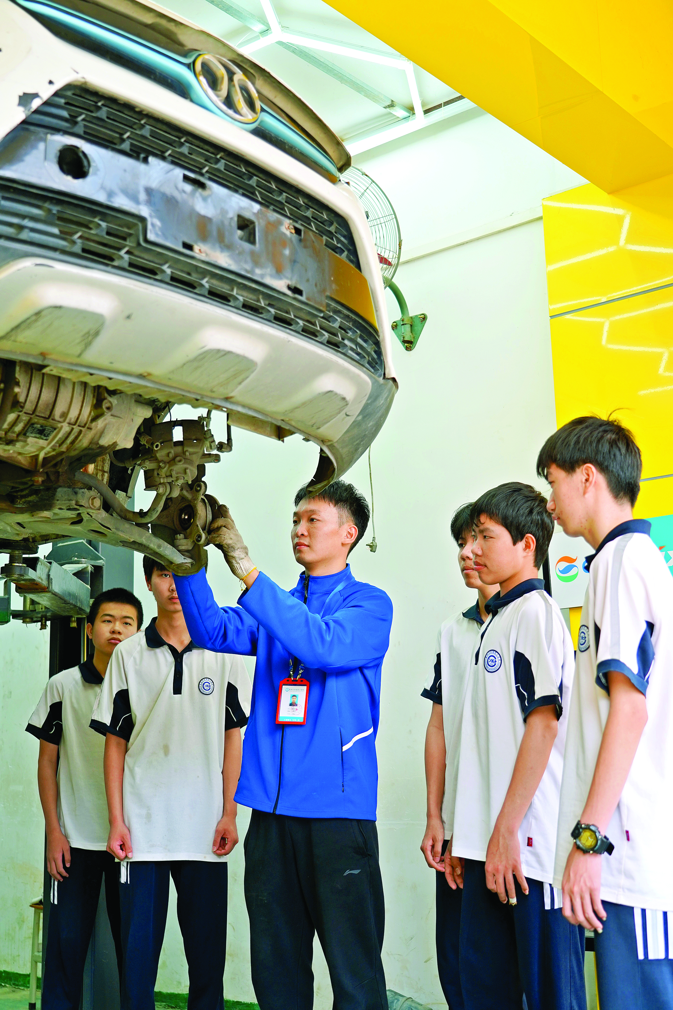     汽车维修专业实训课堂。