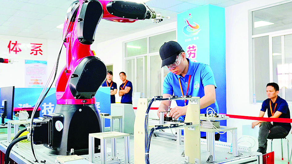     惠州市第二届制造业职业技能大赛工业机器人系统操作。