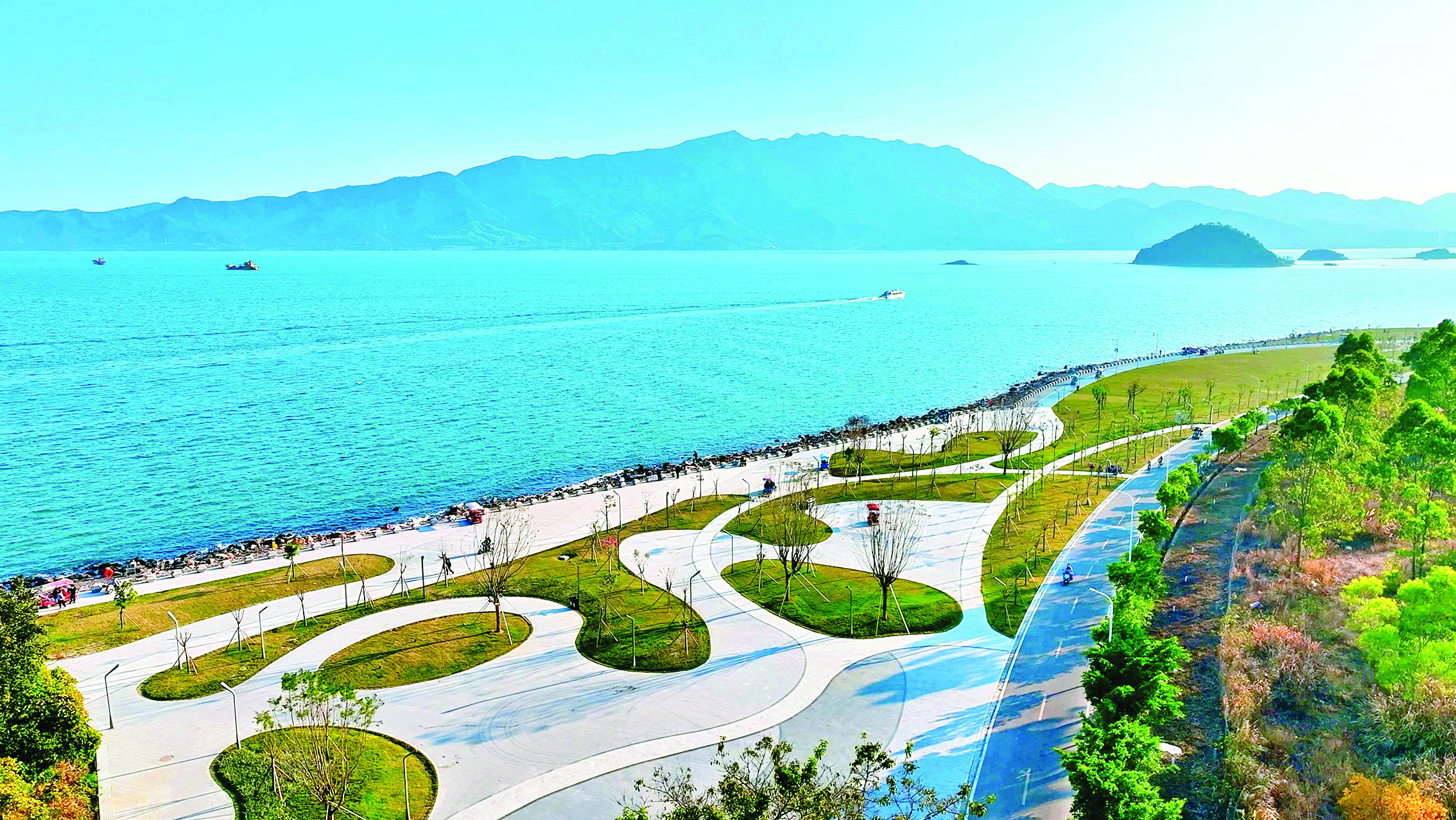     澳头街道“渔家风情·山海欢歌”美丽乡村走廊节点之一的翱翔广场风景优美。 惠州日报记者谢伟鑫 摄