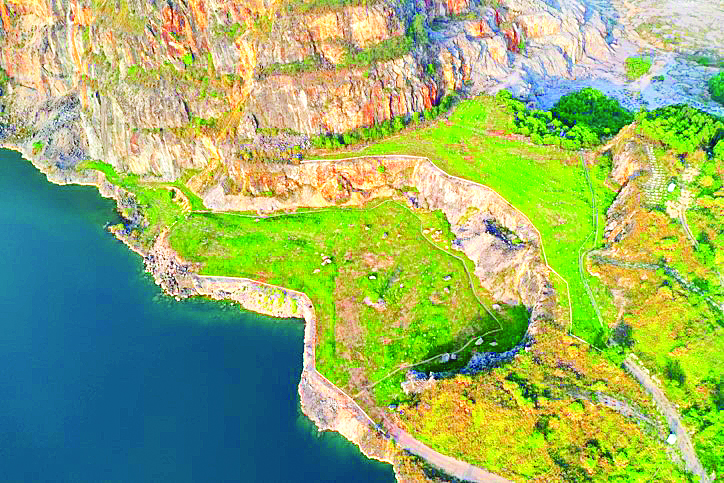 <p>    仲恺高新区潼湖镇废弃矿山之一锦添石场施工后。</p>