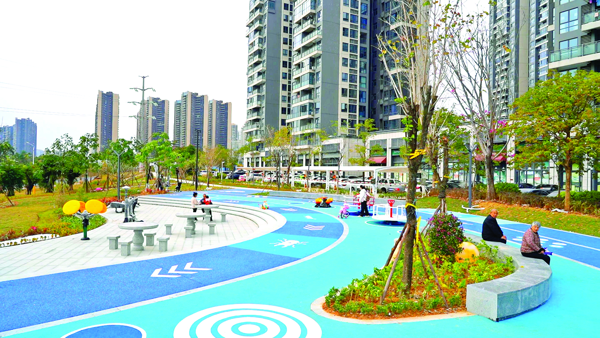     石化大道与大亚湾大道交叉口仁和美地小区周边的“口袋公园”建成。惠州日报记者曾静妍 摄