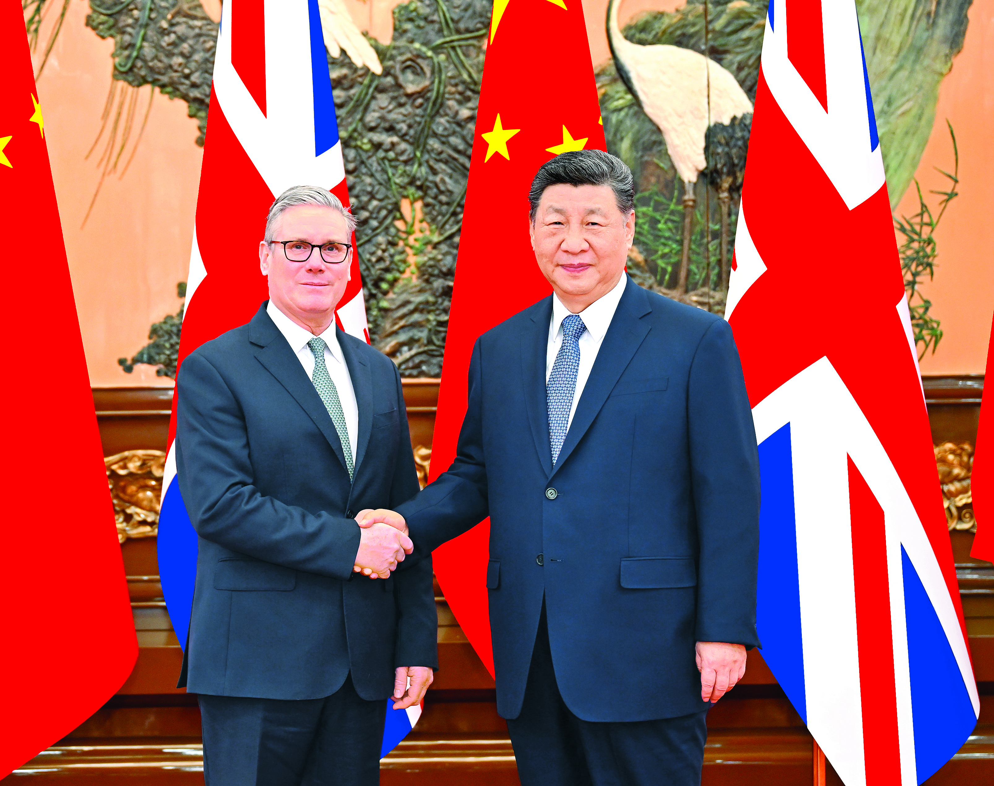     1月29日上午，国家主席习近平在北京人民大会堂会见来华进行正式访问的英国首相斯塔默。新华社发