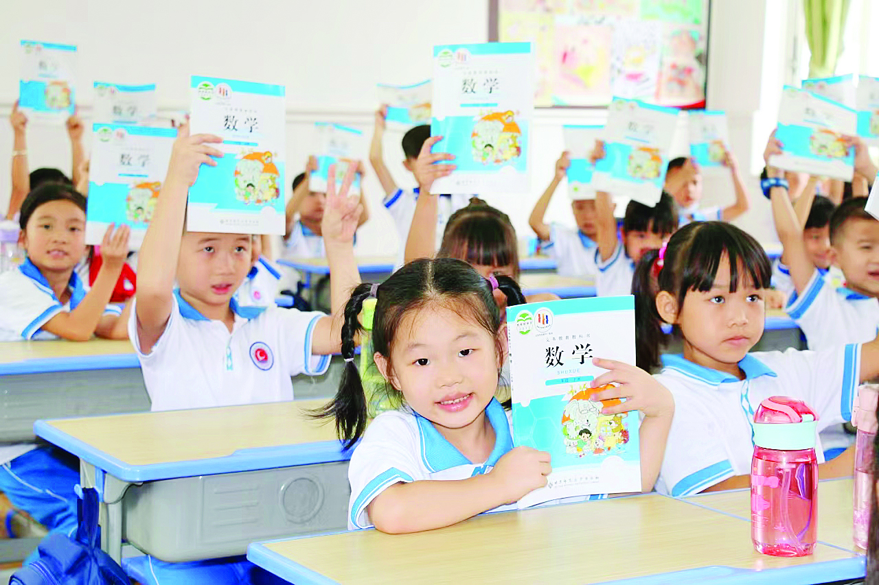     教育扩容提质，让孩子在家门口上好学。