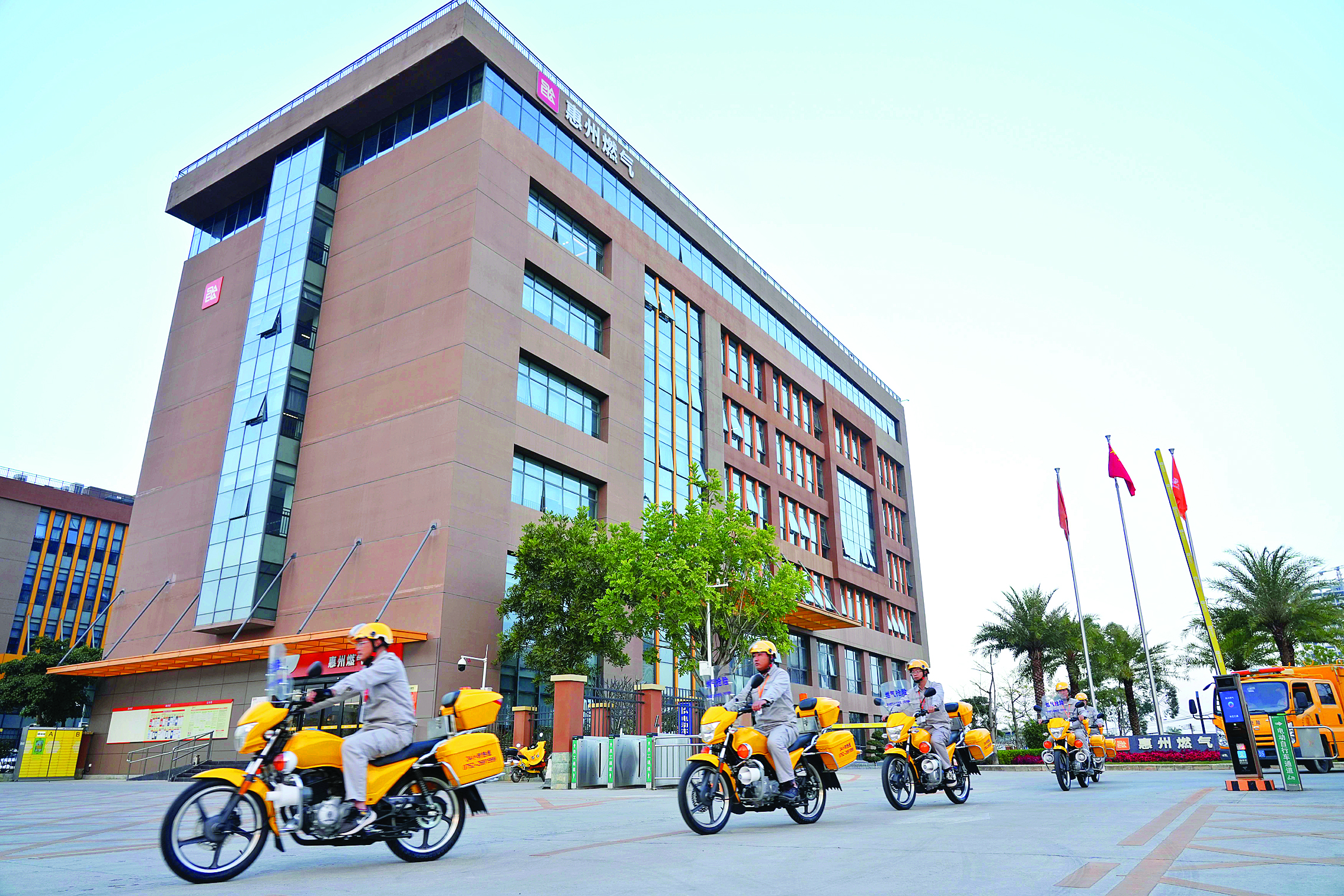     惠州燃气抢修队形成“5分钟内响应出发”标准化机制。