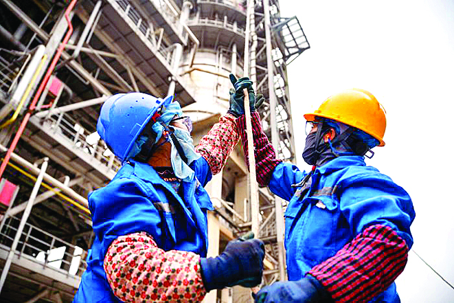 <p>    中海油惠州石化以高质量党建引领二期炼油装置检修。惠州东江图片社供图</p>