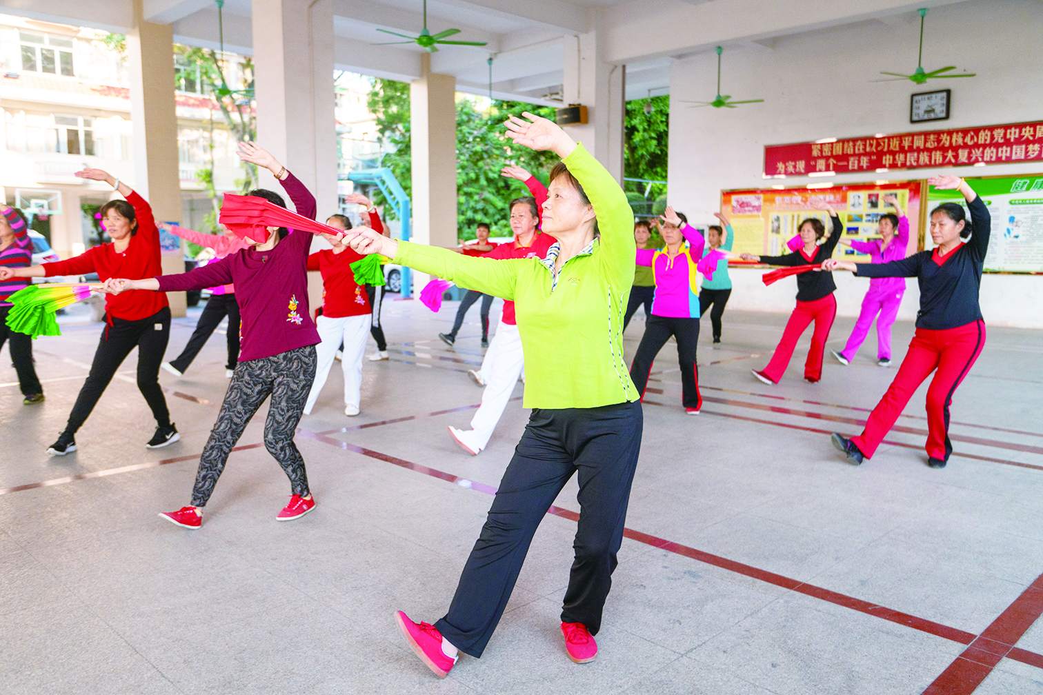     适度运动有助于增强身体抵抗力。