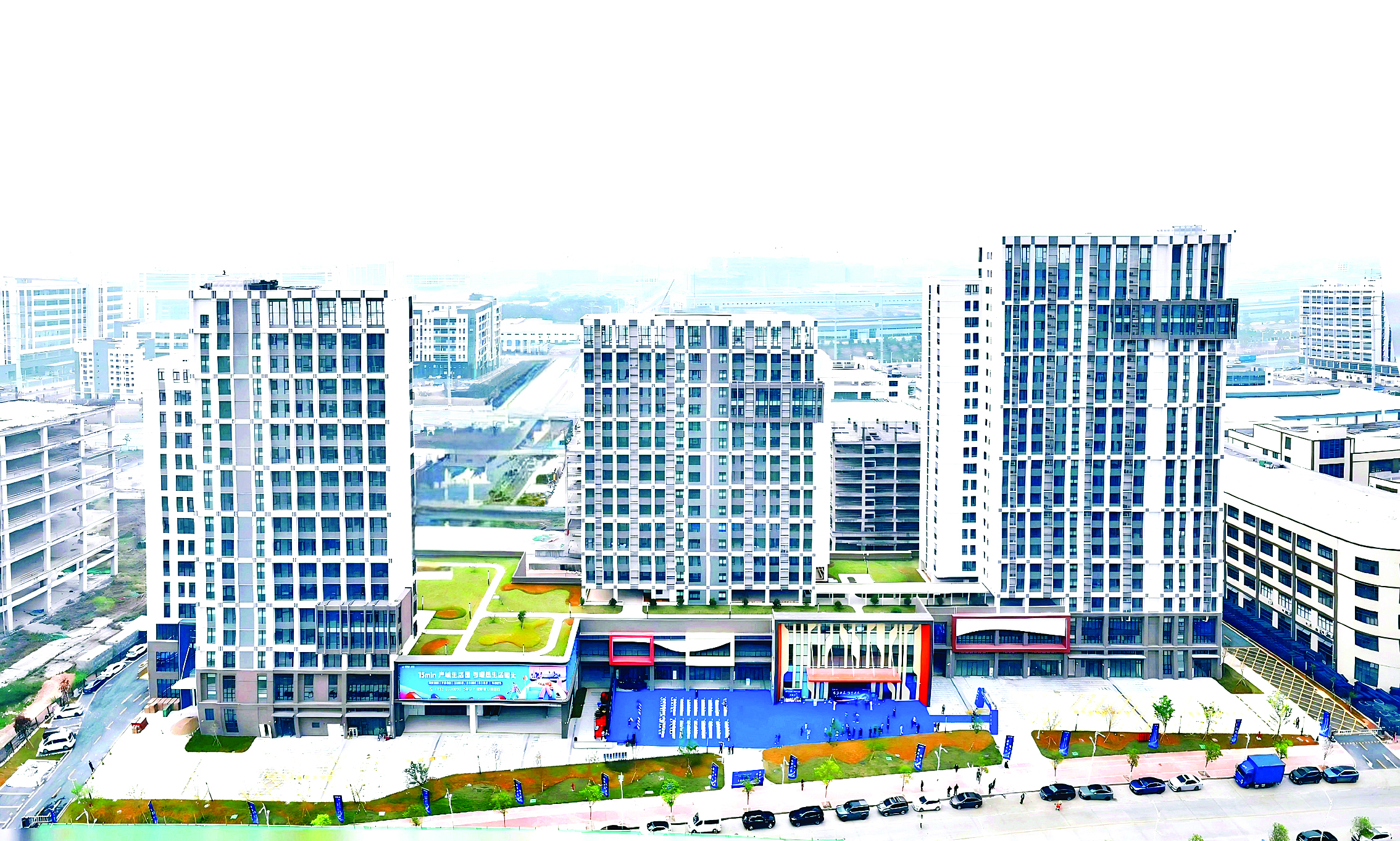     智汇人才公寓启用，建工·创享生活汇签约品牌商户。