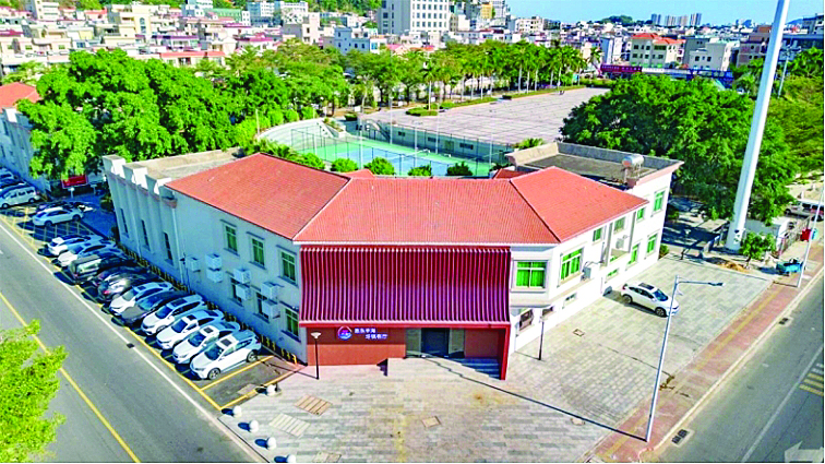     平海镇美丽圩镇客厅开放。    惠州日报记者蔡伟健 通讯员蔡伊冰 摄