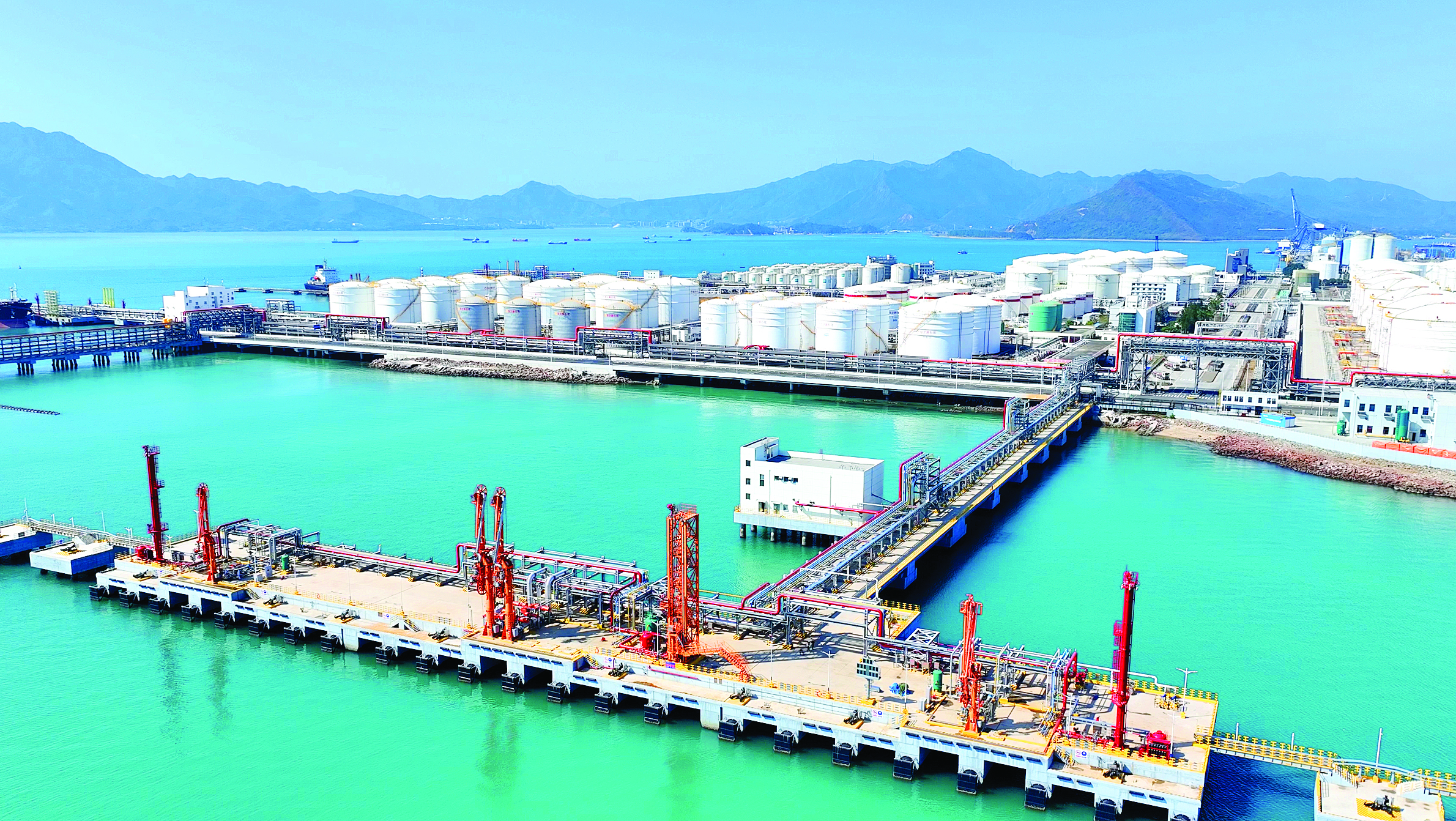     5万吨级液化烃码头项目将在年内投产运营。