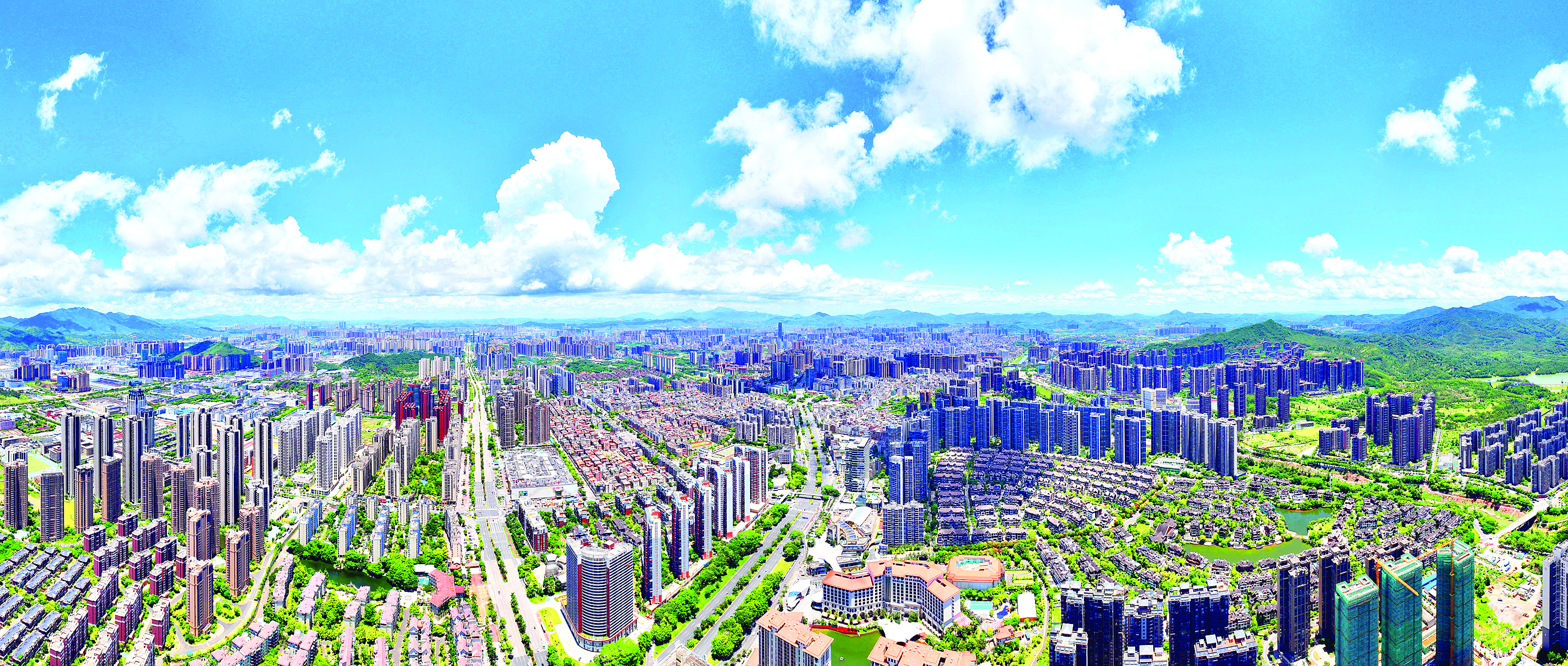     大亚湾西区街道航拍图。惠州日报记者黄旭新 摄