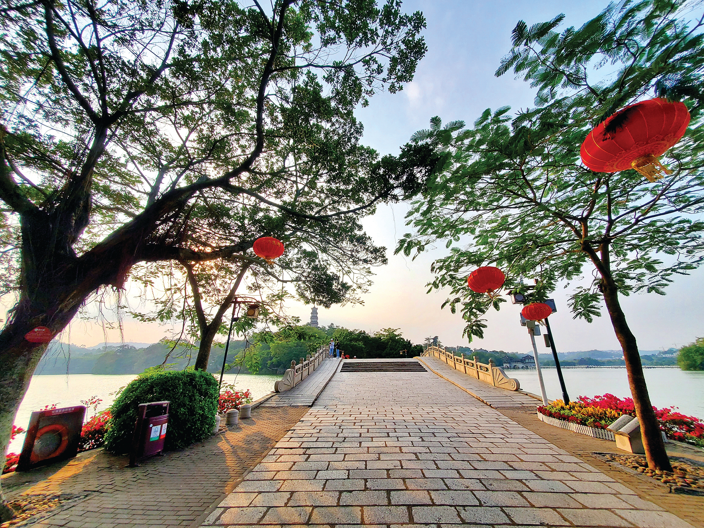 <p>    惠州西湖苏堤。侯县军 摄</p>