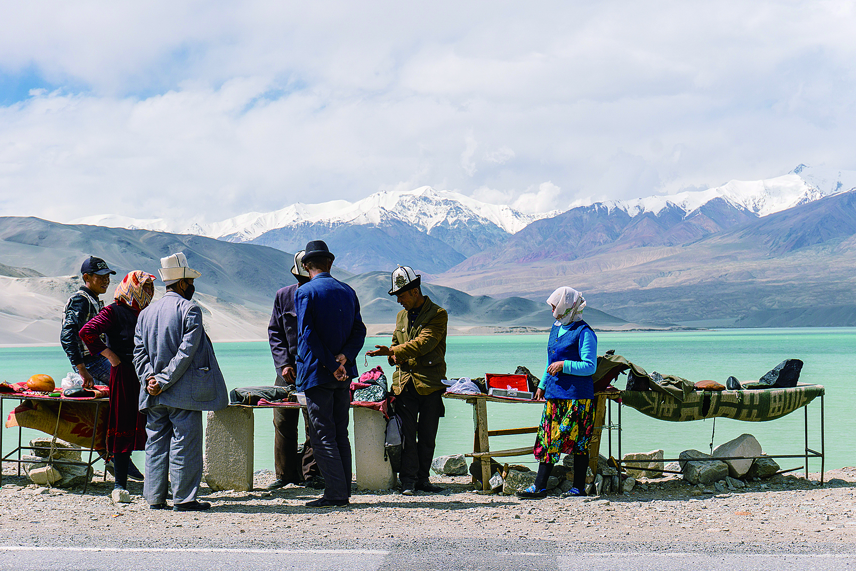     新疆的唯美风光和人文底蕴吸引游客。
