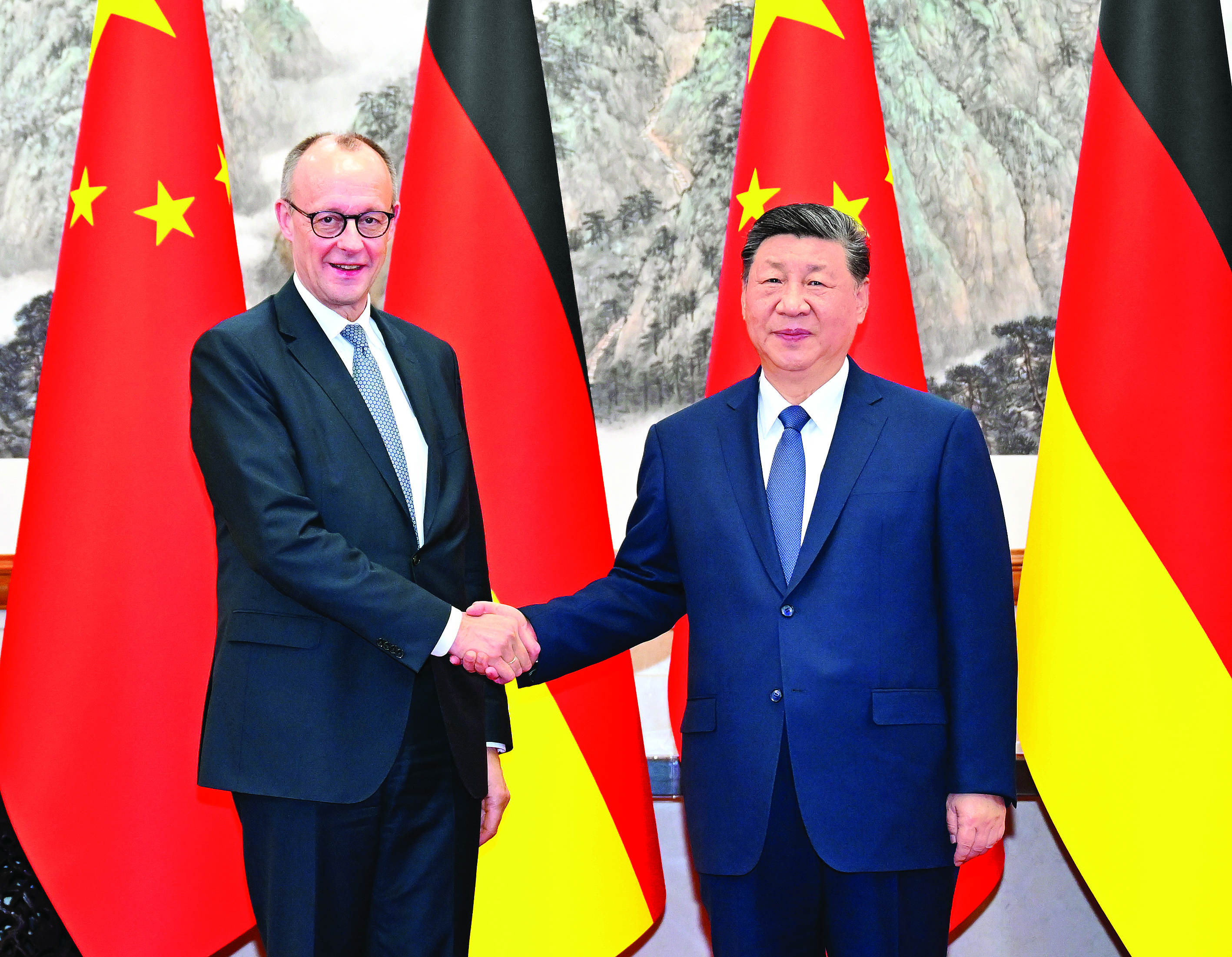     2月25日下午，国家主席习近平在北京钓鱼台国宾馆会见来华进行正式访问的德国总理默茨。新华社发