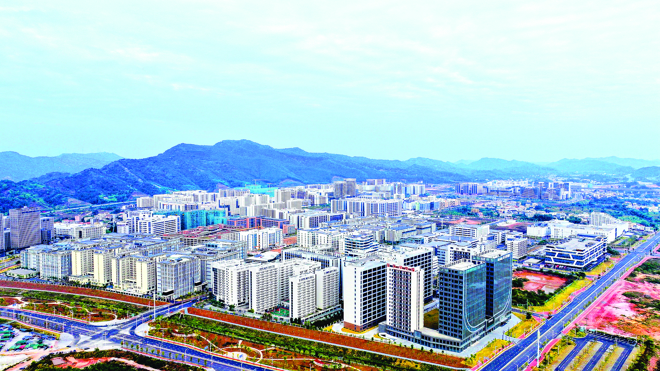     俯瞰中韩（惠州）产业园起步区，一座现代化产业新城的轮廓愈发清晰。