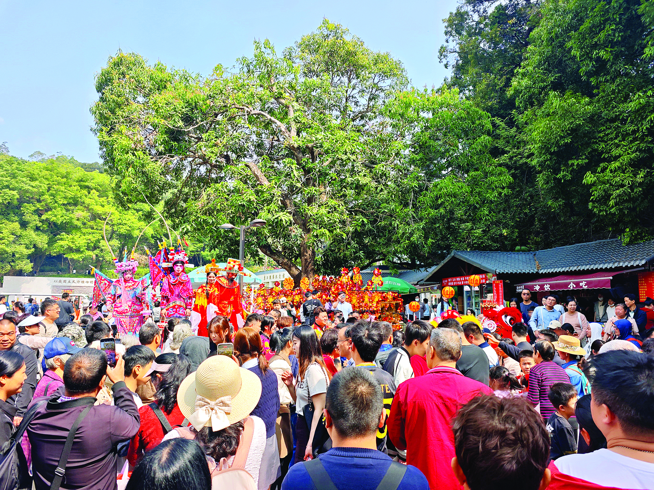     罗浮山景区年味活动吸引大量人气。    特约通讯员李渊 摄