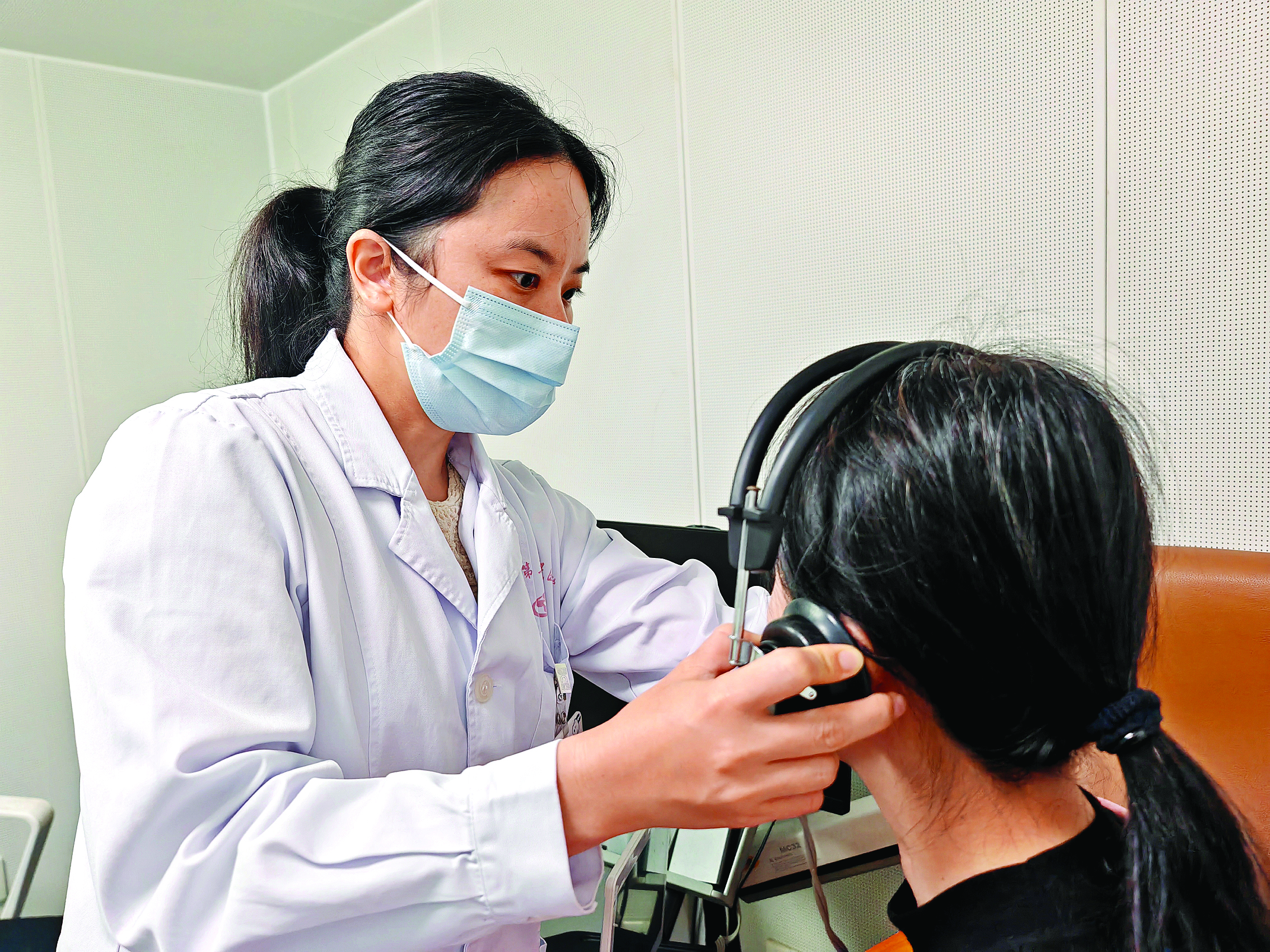     听力损伤呈年轻化趋势。惠州日报记者周智聪 摄