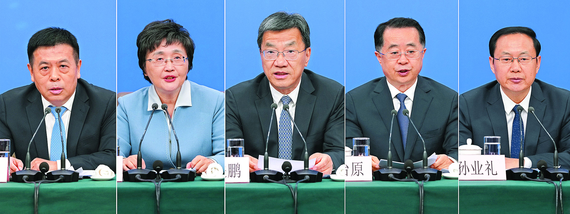     3月7日，十四届全国人大四次会议在北京梅地亚中心新闻发布厅举行记者会。教育部部长怀进鹏（中）、民政部部长陆治原（右二）、人力资源和社会保障部部长王晓萍（左二）、文化和旅游部部长孙业礼（右一）、国家卫生健康委员会主任雷海潮（左一）就教育、民政、人力资源和社会保障、文旅、卫生健康等相关问题回答中外记者提问（拼版照片）。新华社发