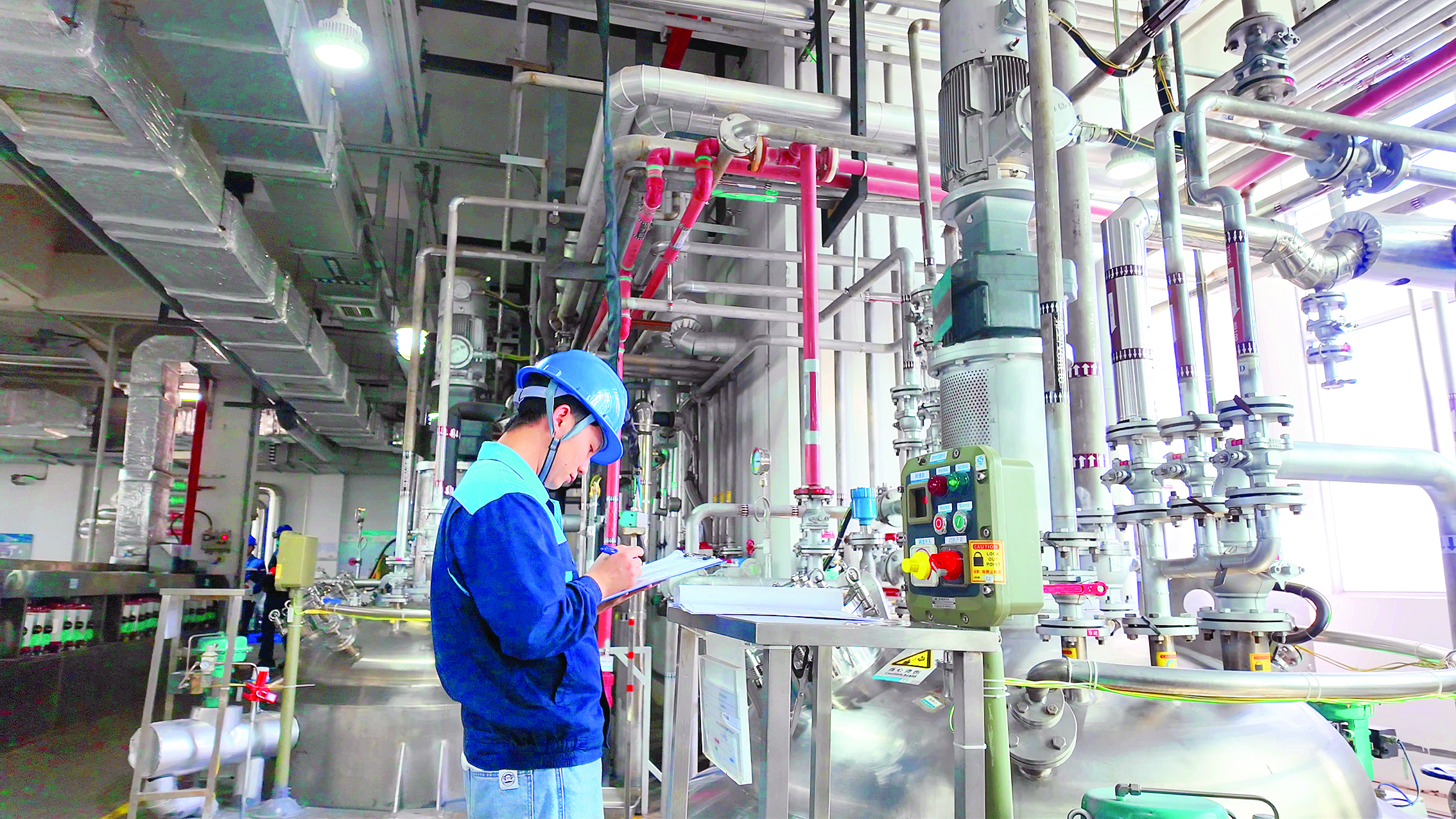     惠州信立泰药业有限公司生产车间。惠州日报记者黄旭新 摄