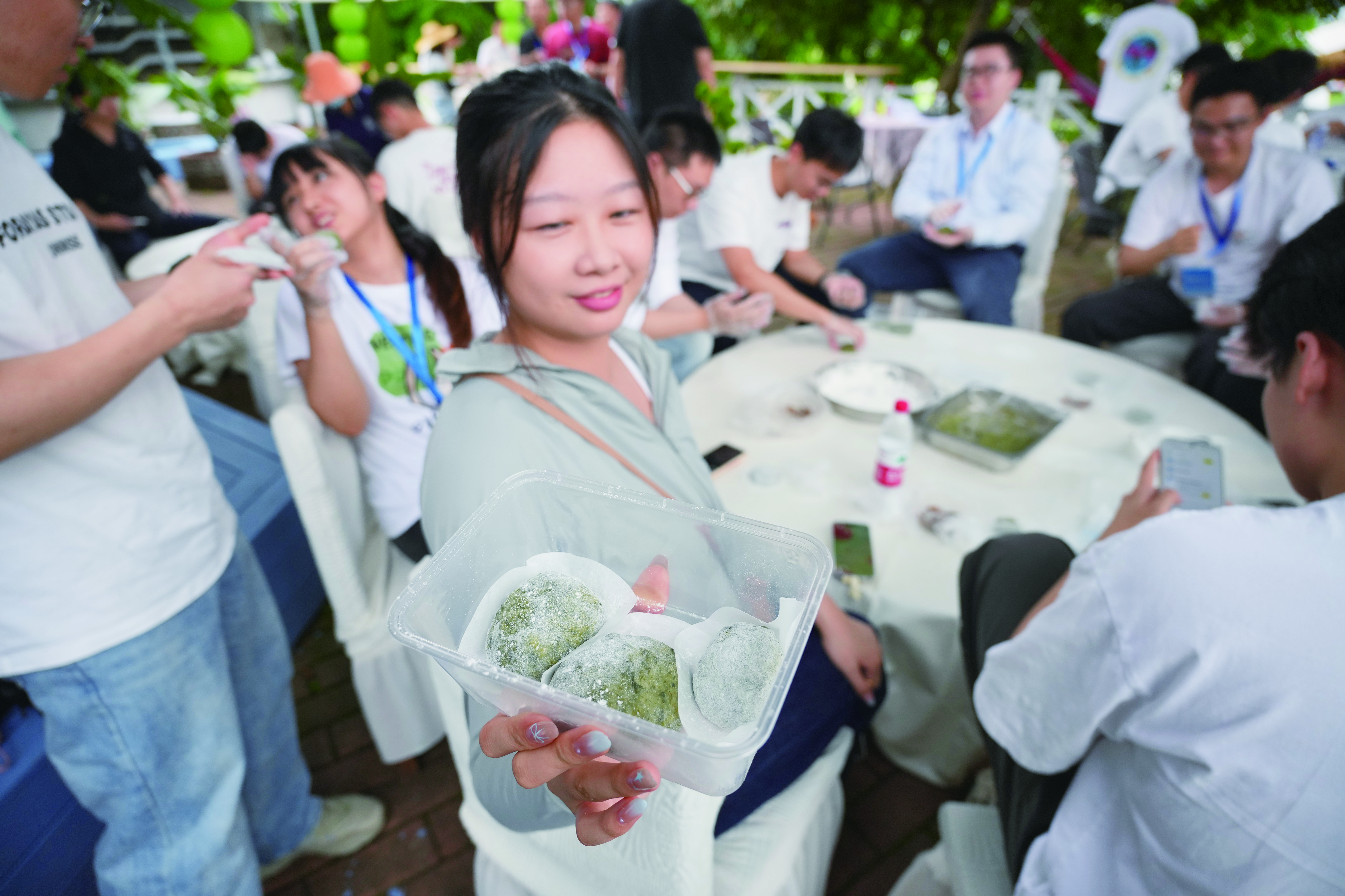     艾粄是一种美味的特色传统小吃。