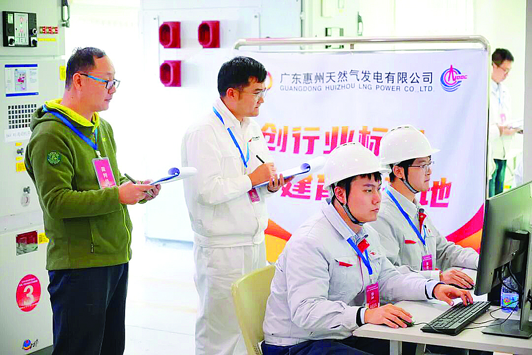     大亚湾区燃气轮机运行值班员、汽轮机本体检修工职业技能竞赛现场。