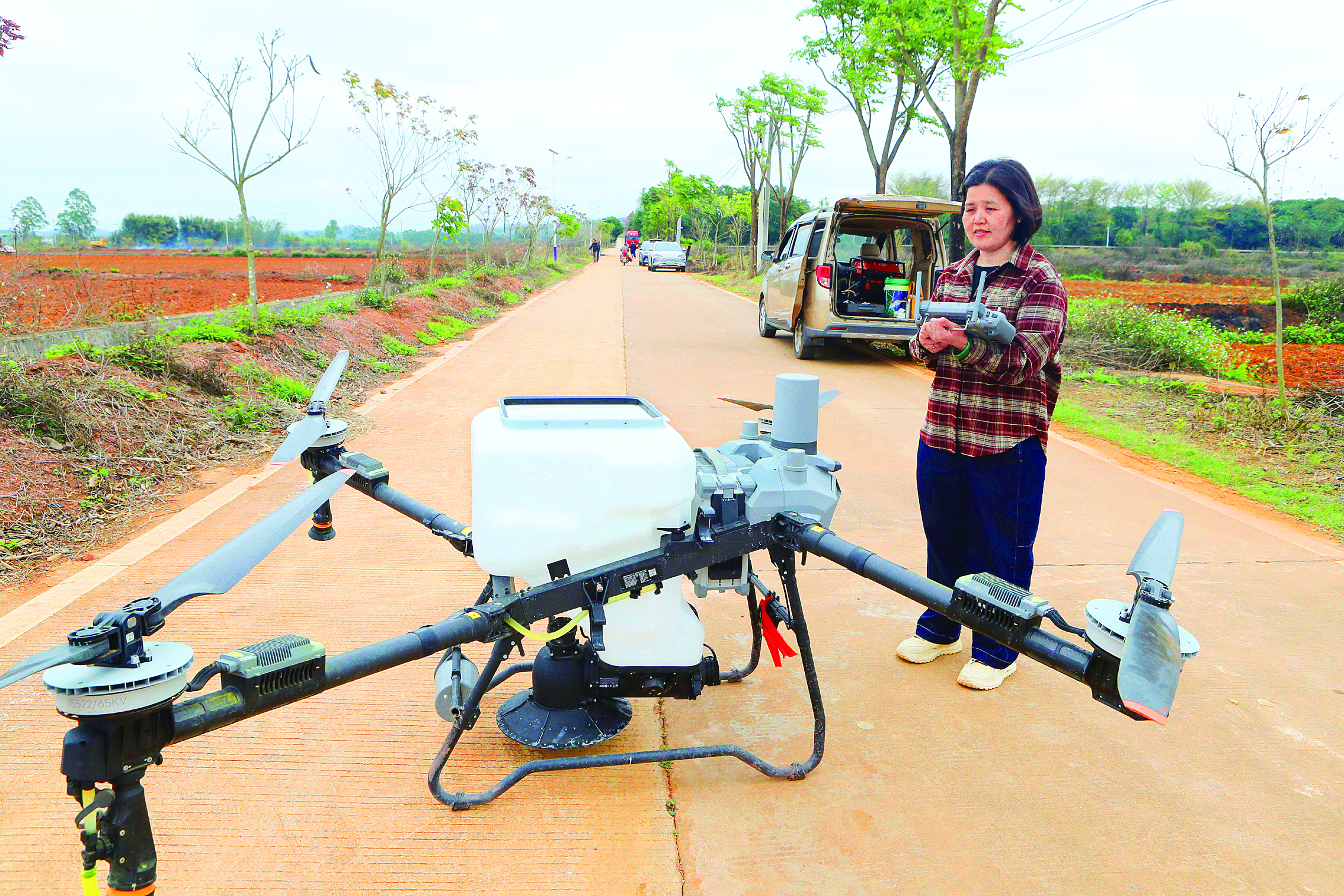     无人机巡航为接下来的“晚季飞播”提前布局航线。