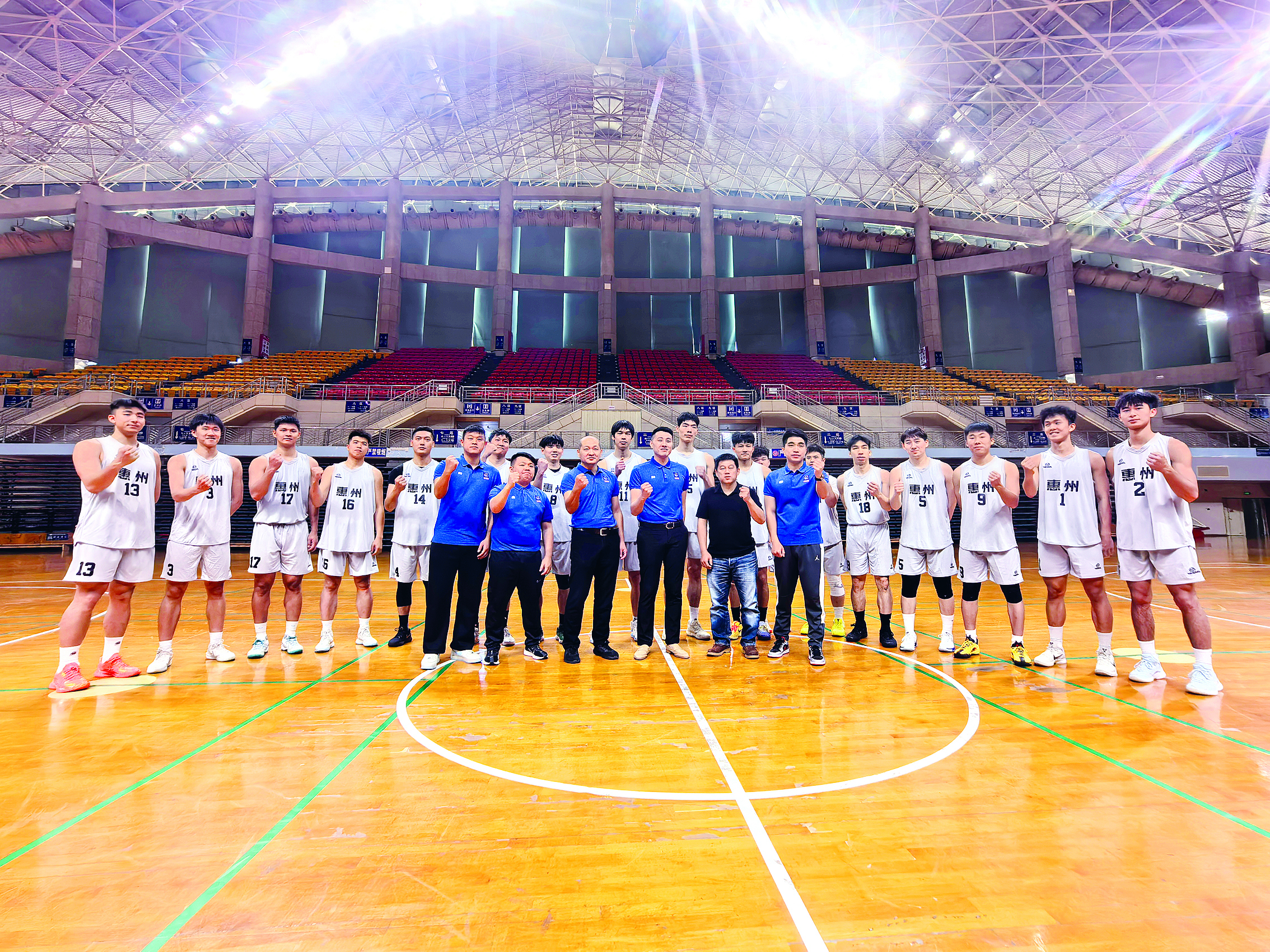    3月14日上午，“粤BA”惠州队进行首次全员集训。 惠州日报记者杨帆 摄