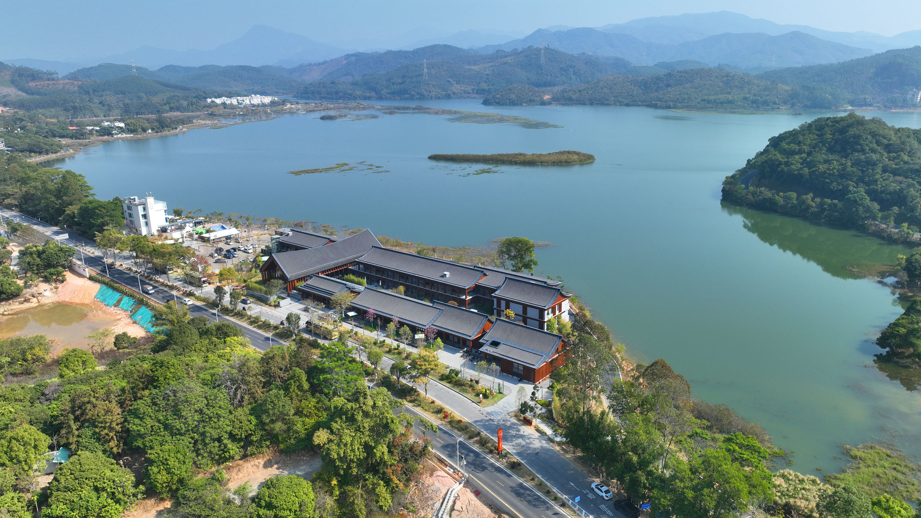 <p>    显岗水库驿站。</p>