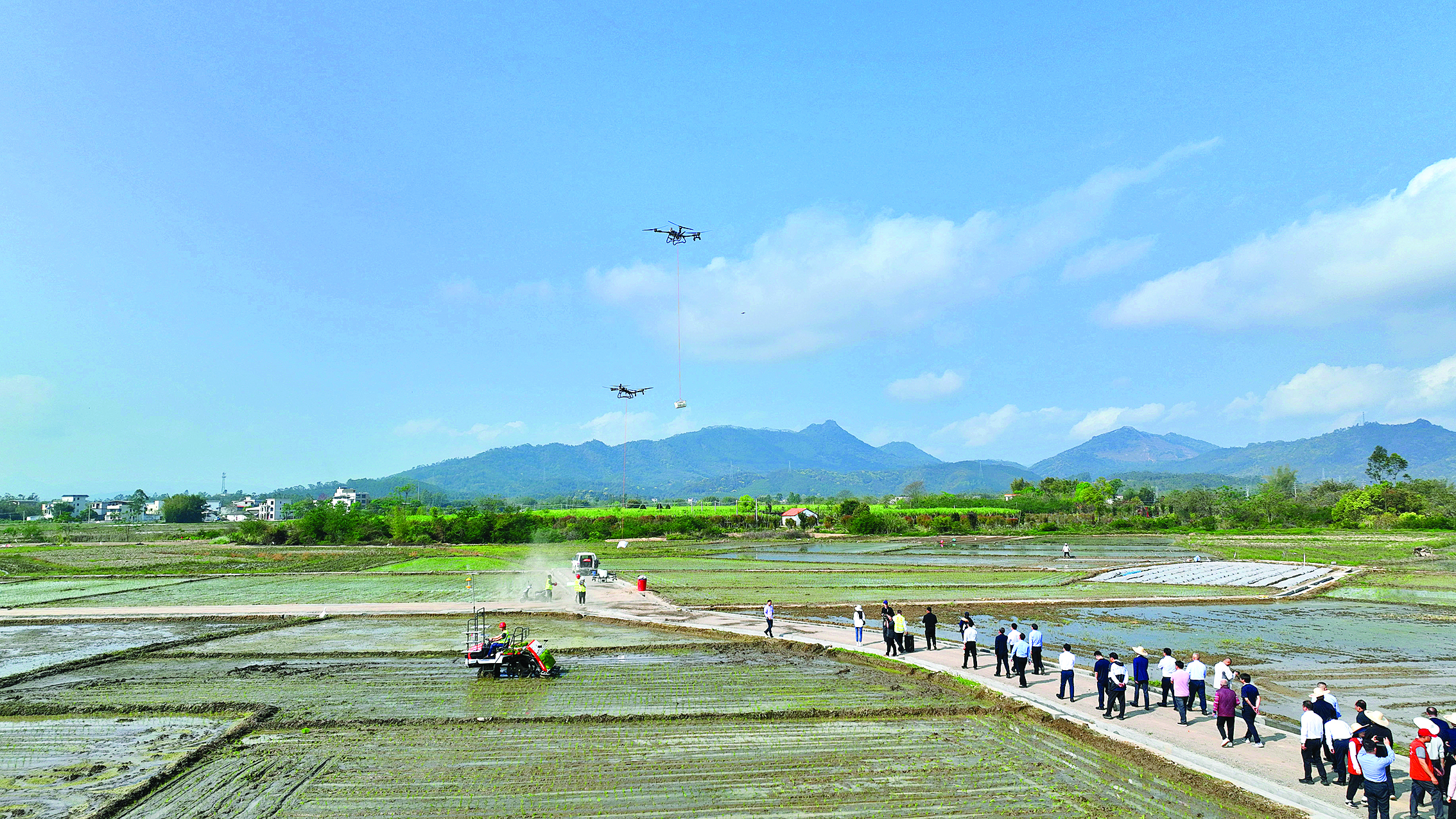     2026年惠州市春耕生产现场会在龙门县举行，田间地头满是硬核黑科技。惠州日报记者钟畅新 摄