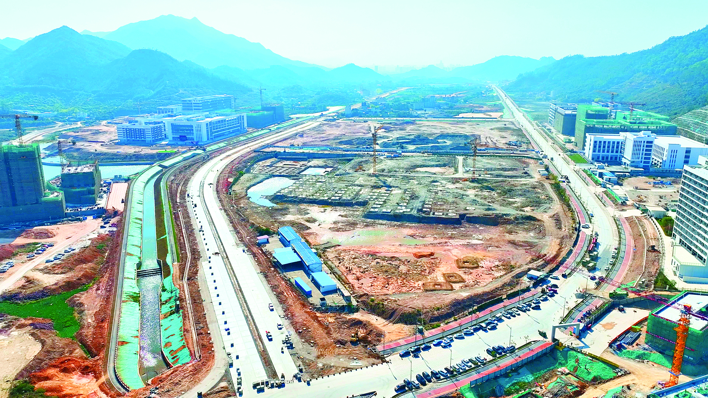     大亚湾新兴产业园塘横片区路网基本拉通。惠州日报记者陈宝杰 摄