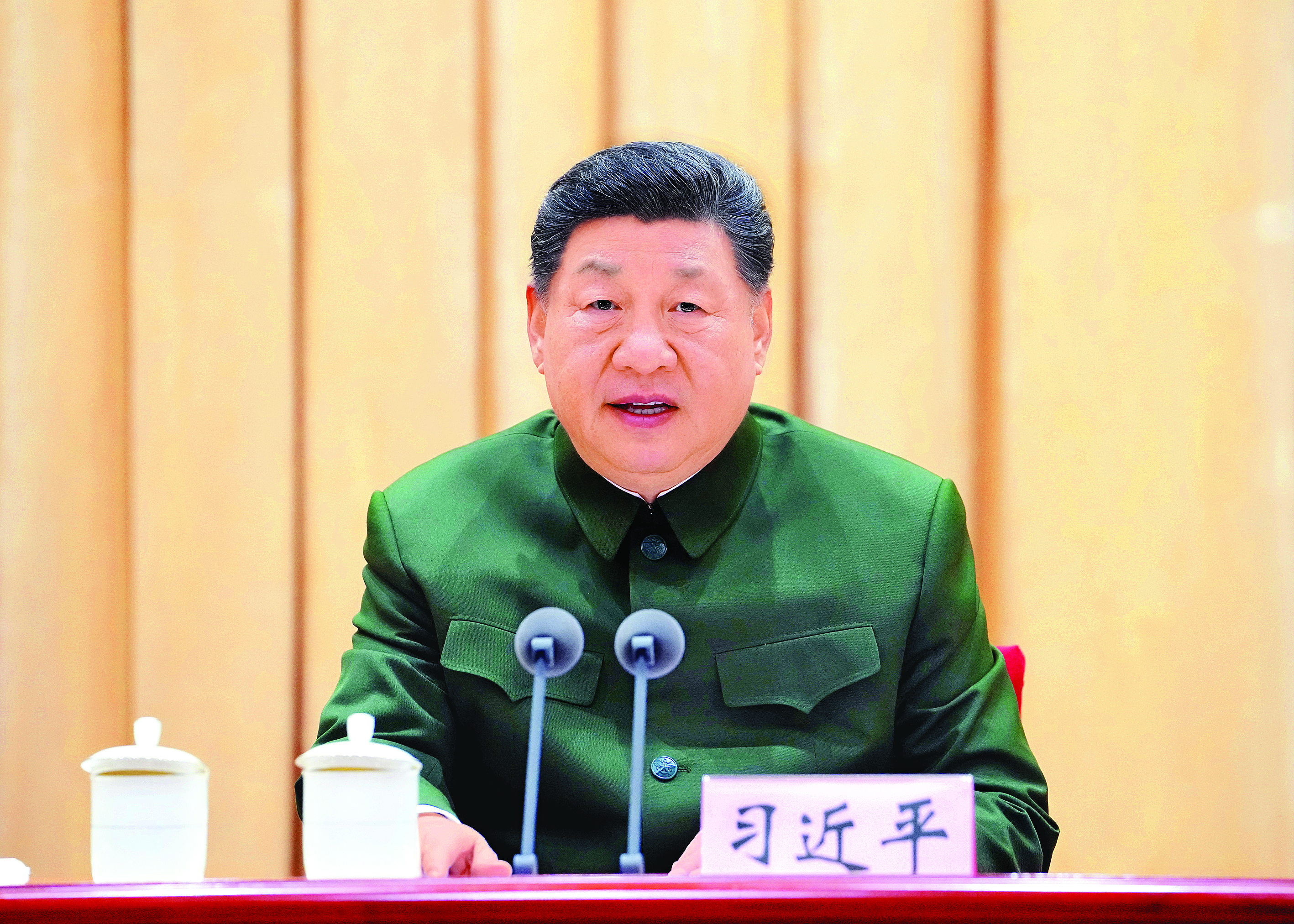    4月8日上午，全军高级干部培训班在国防大学开班。中共中央总书记、国家主席、中央军委主席习近平出席开班式并发表重要讲话。新华社发