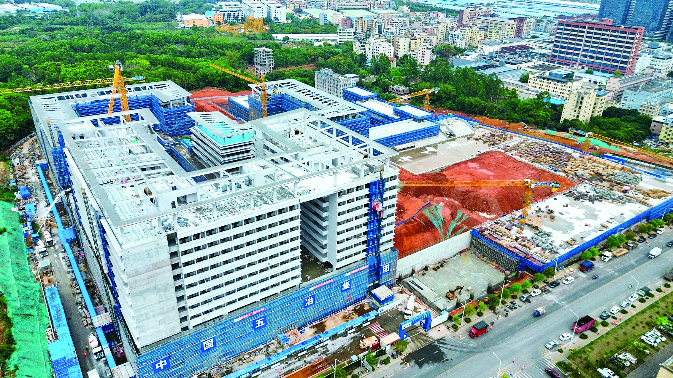     惠阳高级中学新校区位于秋长街道，一期工程计划9月开学。惠州日报记者许文昌 摄