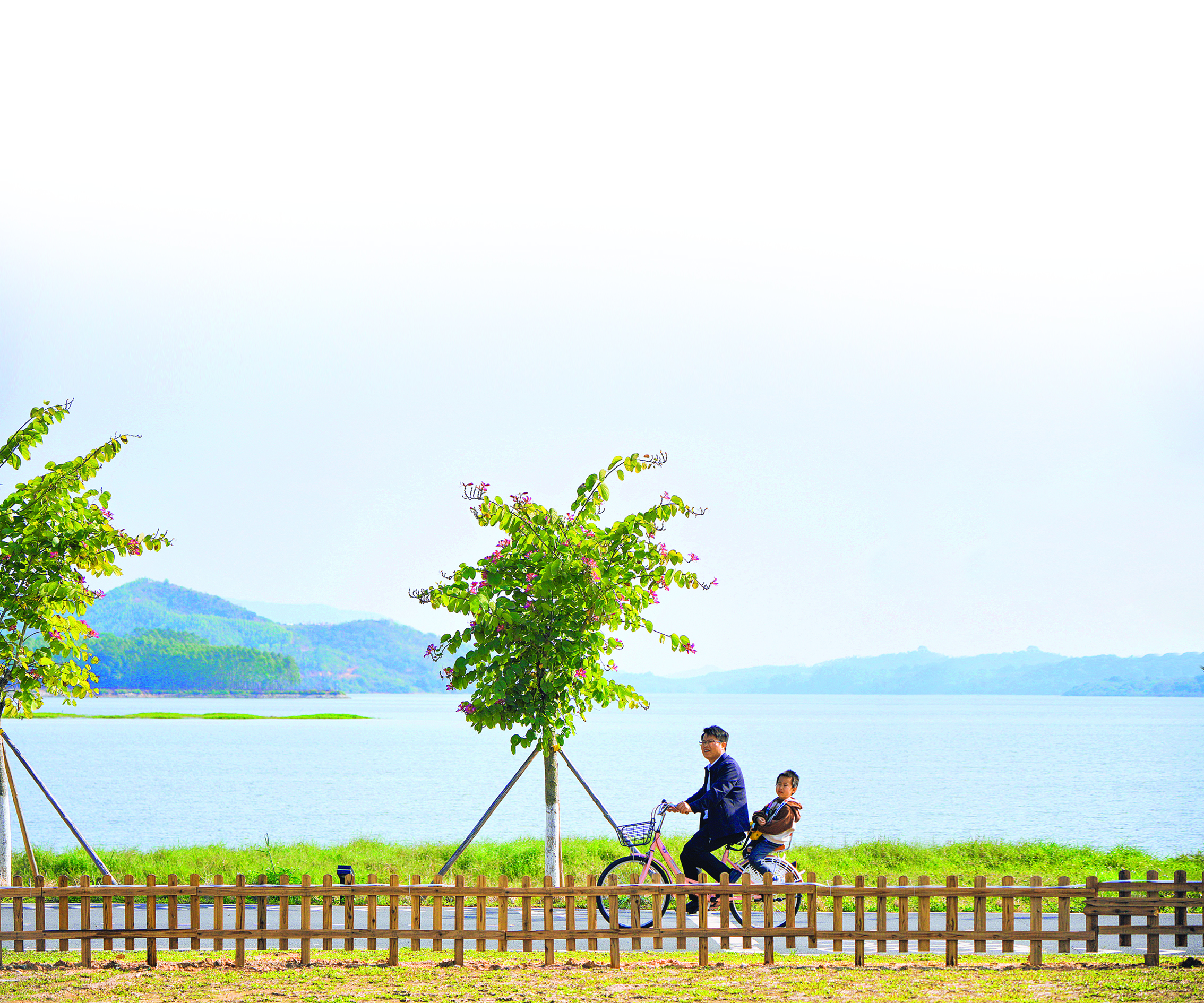     四月芳菲，春意正浓，正是踏春赏景的好时节。