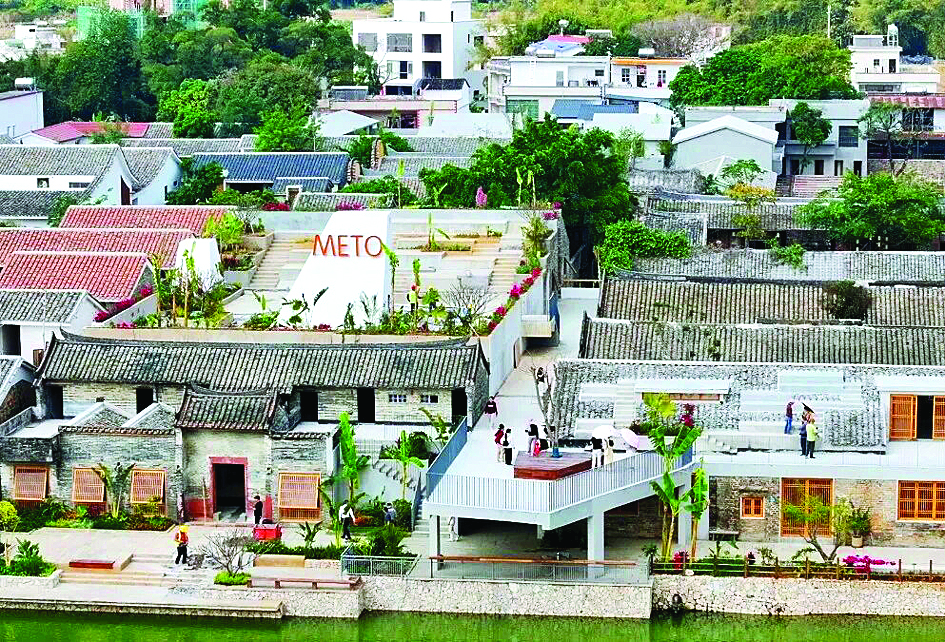     龙华镇长滩村盘活闲置房屋605间打造艺术村落。