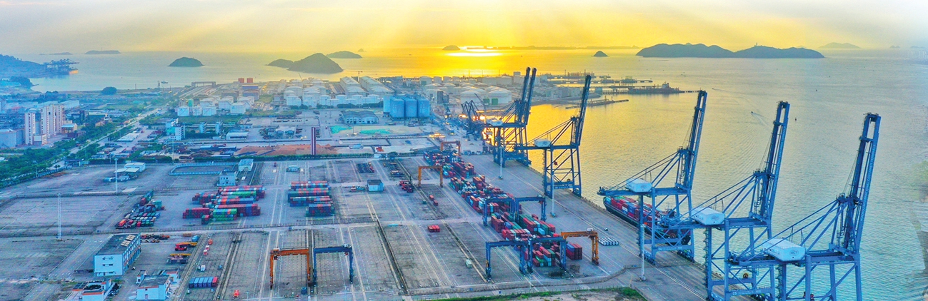<p>    惠州港码头。</p>