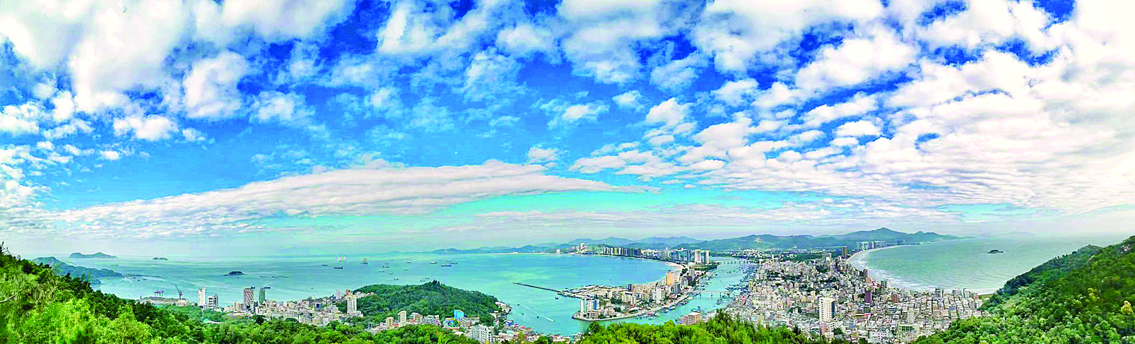 <p>    惠东双月湾。</p>