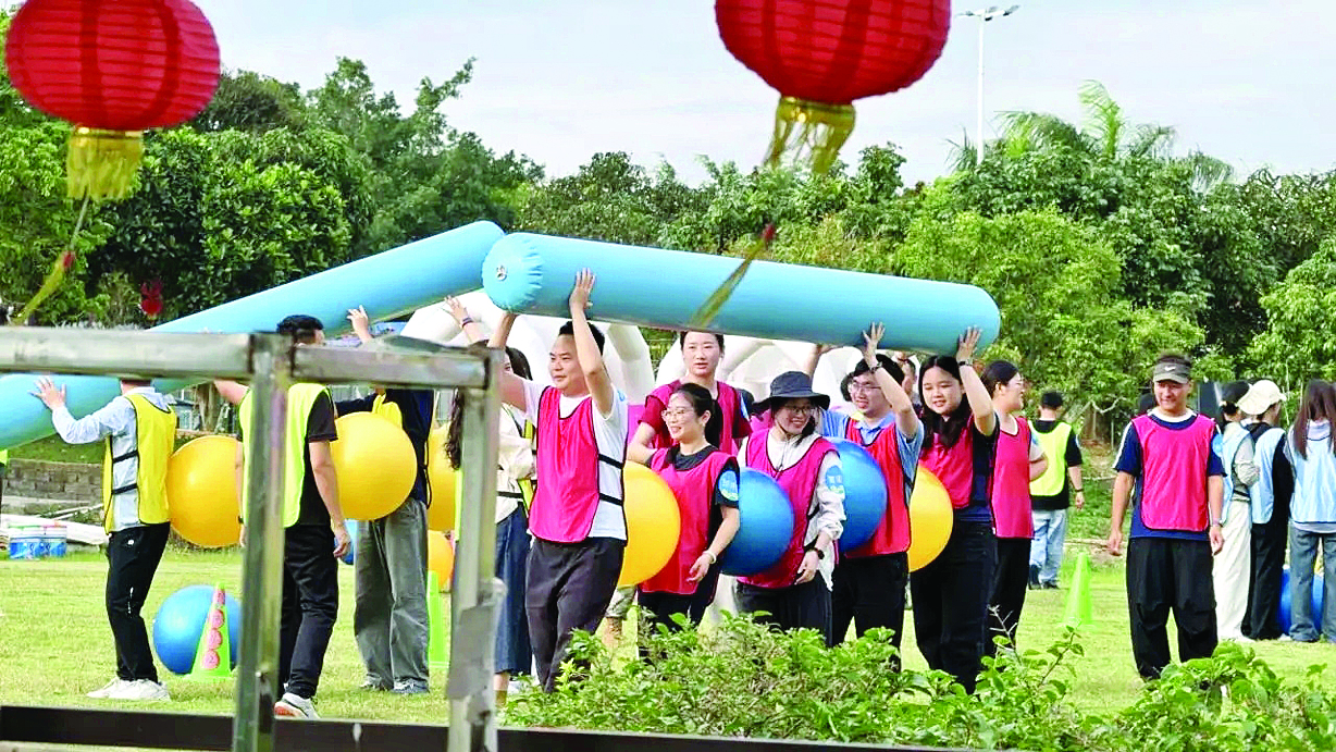     “五四”青年人才联谊会现场。