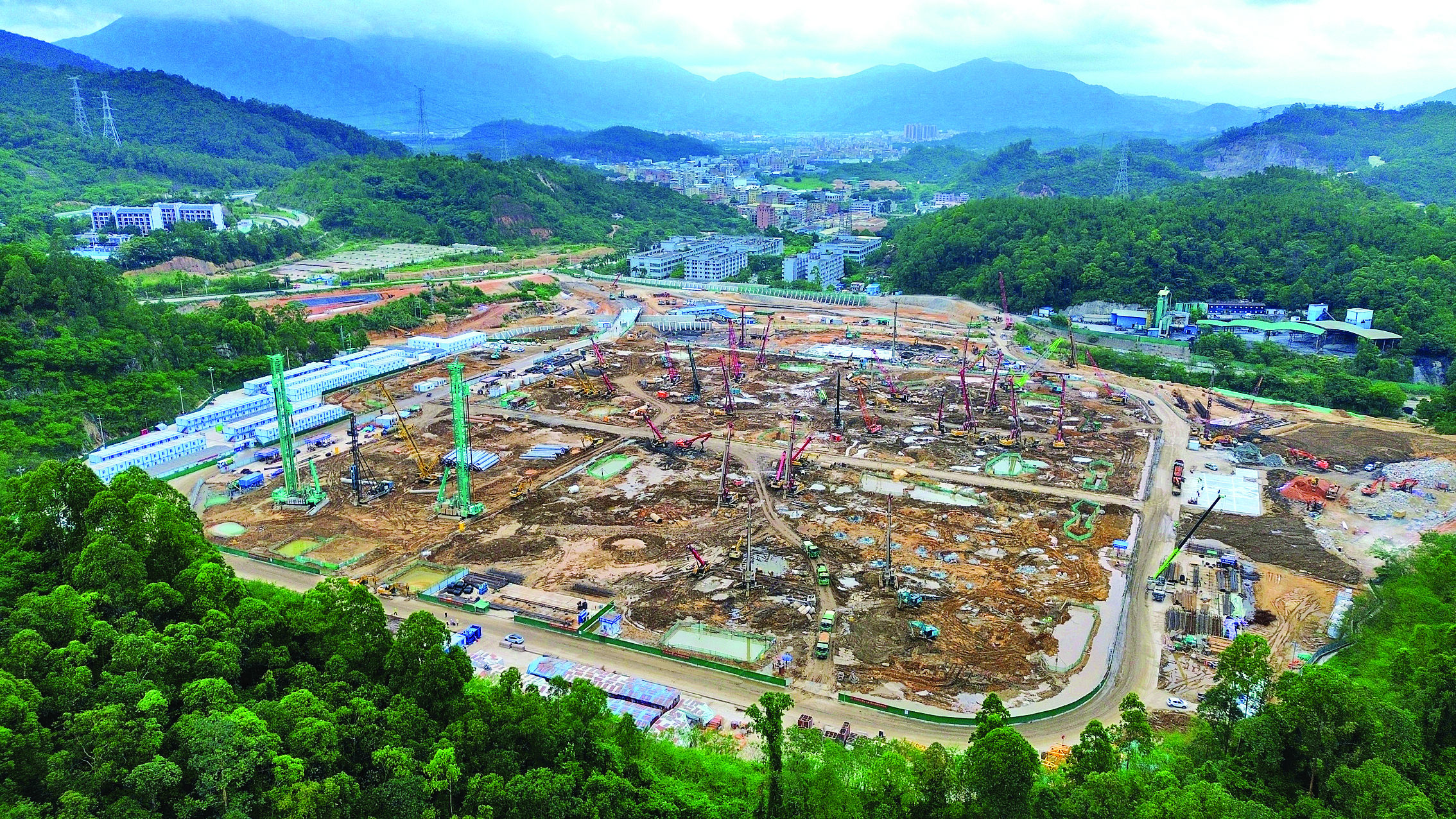     圆通大湾区总部暨智慧供应链项目建设如火如荼。