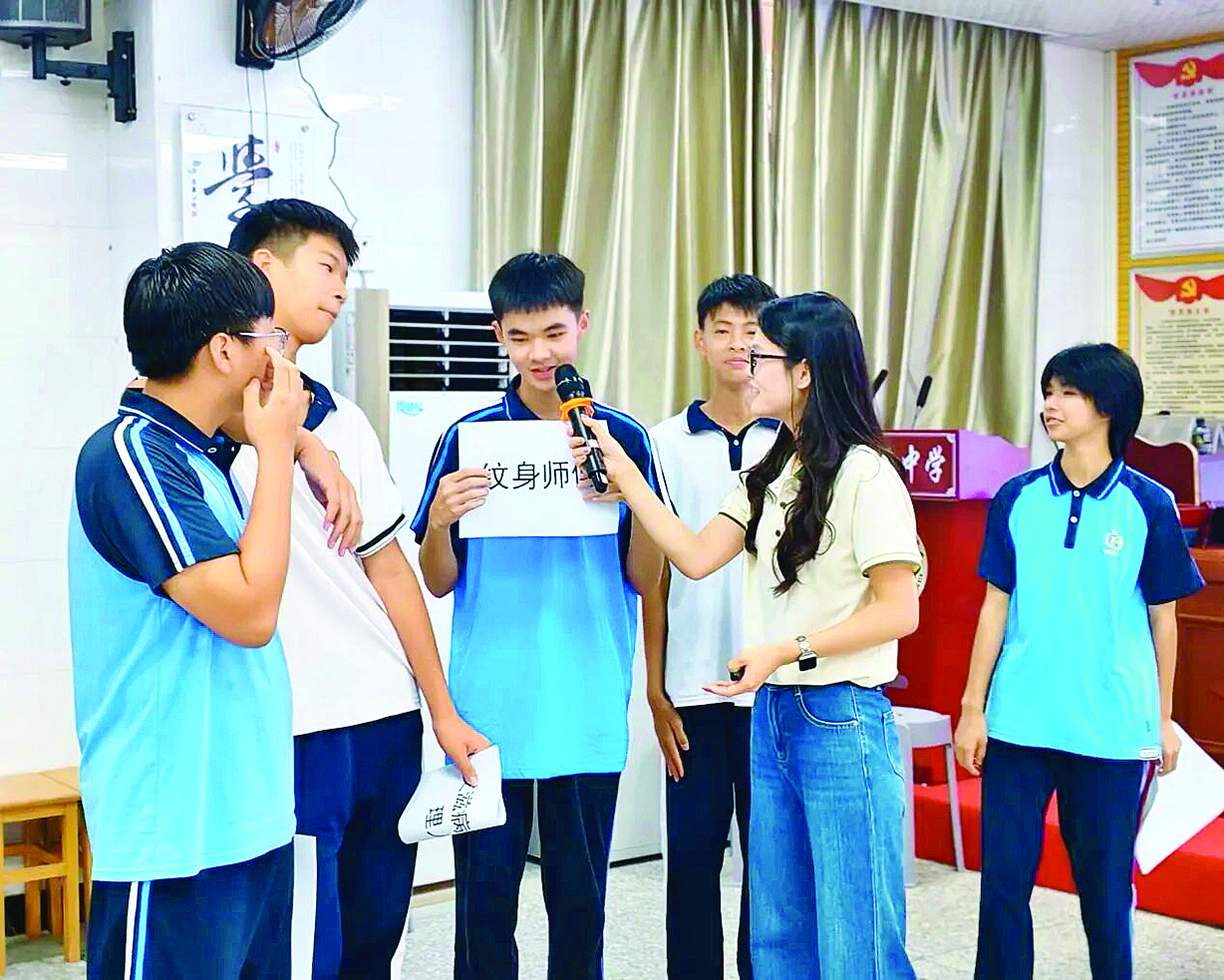     学生在课堂上互动。    惠州日报记者蔡伟健 通讯员赖悦晖 刘晓林 摄